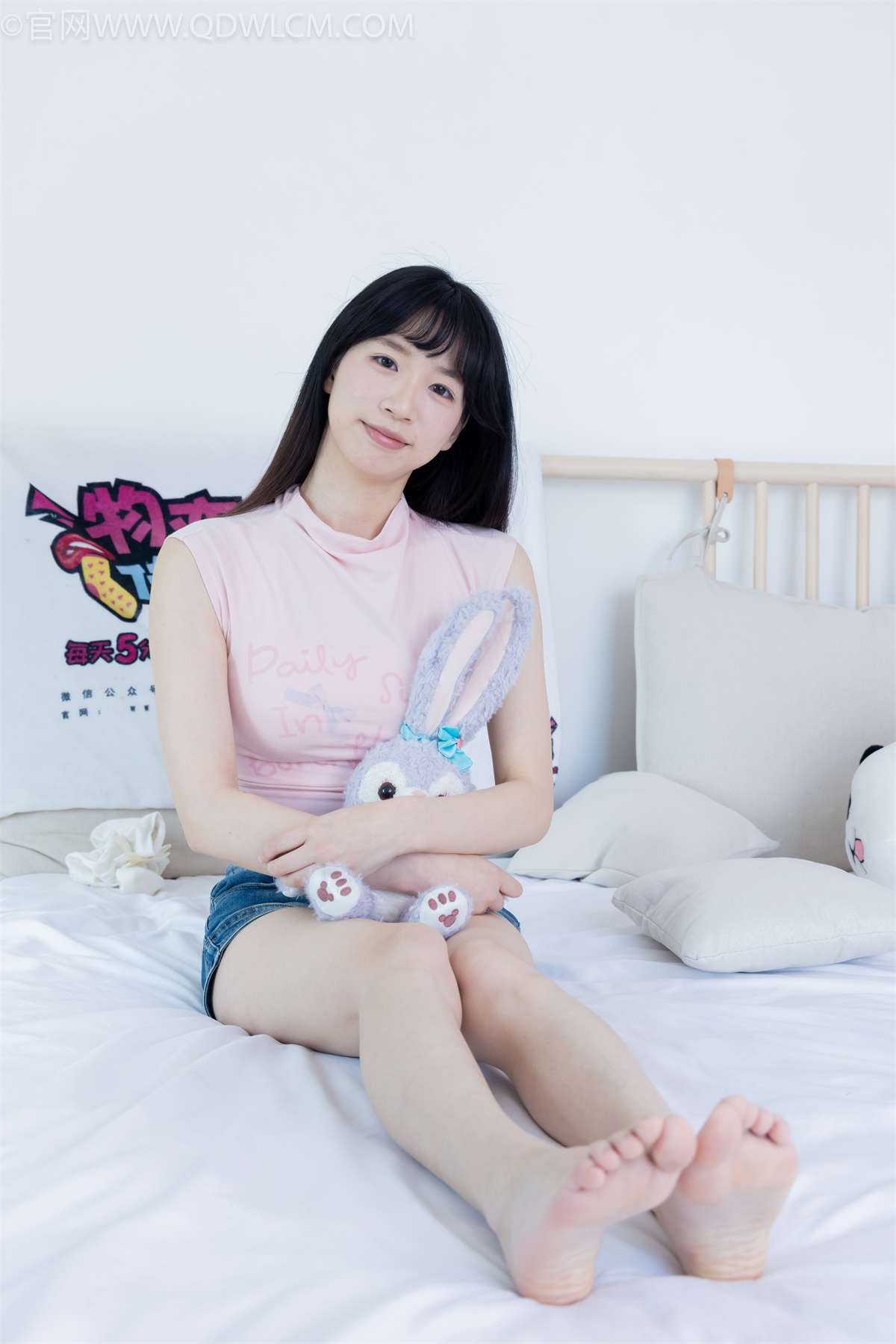 物恋传媒 NO.2319 小左-帆布鞋、白棉袜、裸足-日更街拍