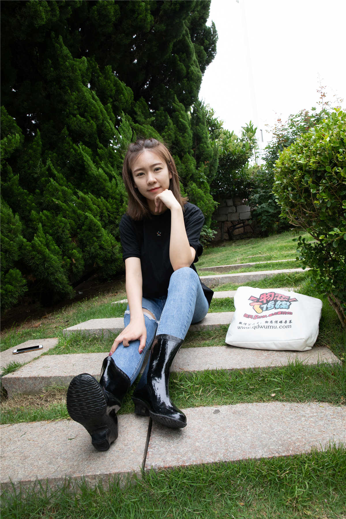 物恋传媒430期：婷婷-花园少女-日更街拍