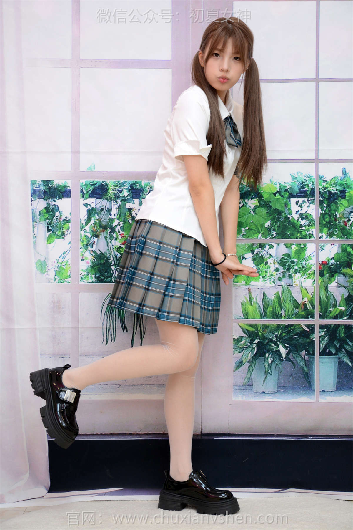 初夏女神 NO.275 番茄 JK女生-日更街拍