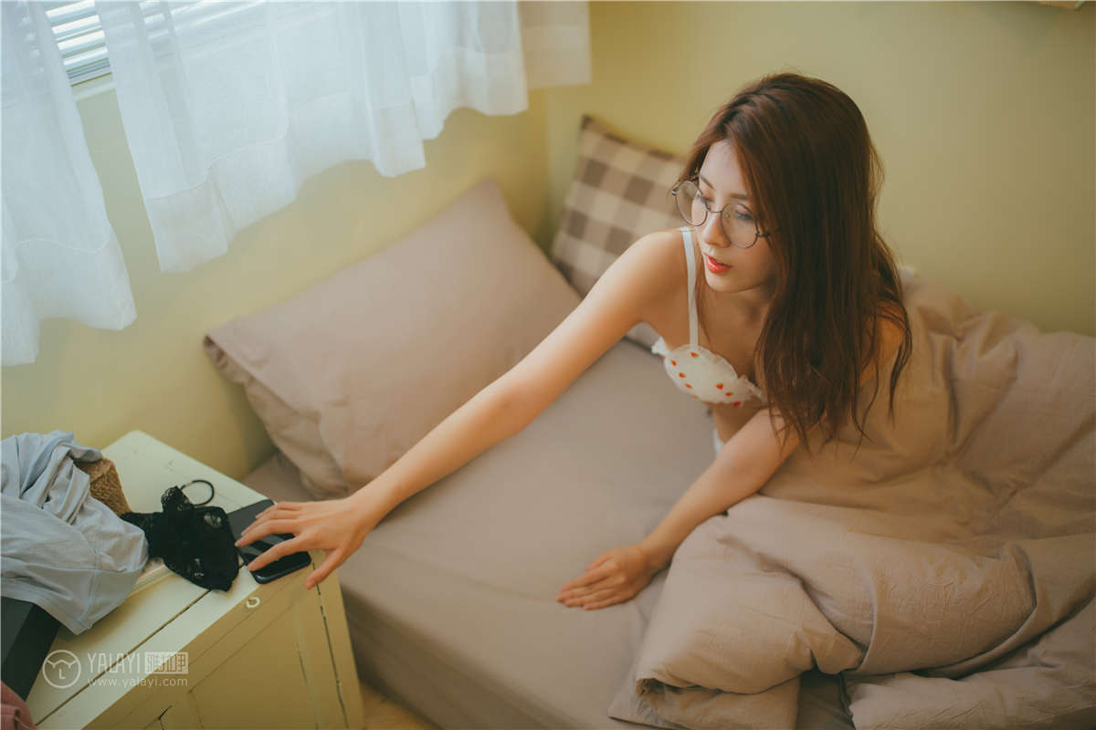 YALAYI雅拉伊 NO.121 宅女 丸糯糯-日更街拍