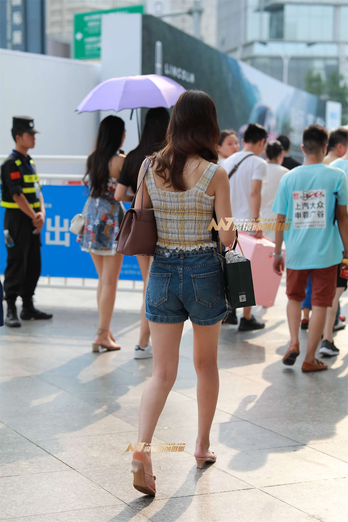 图片[2]-【凯恩赛帖】长腿俏丽美女-日更街拍