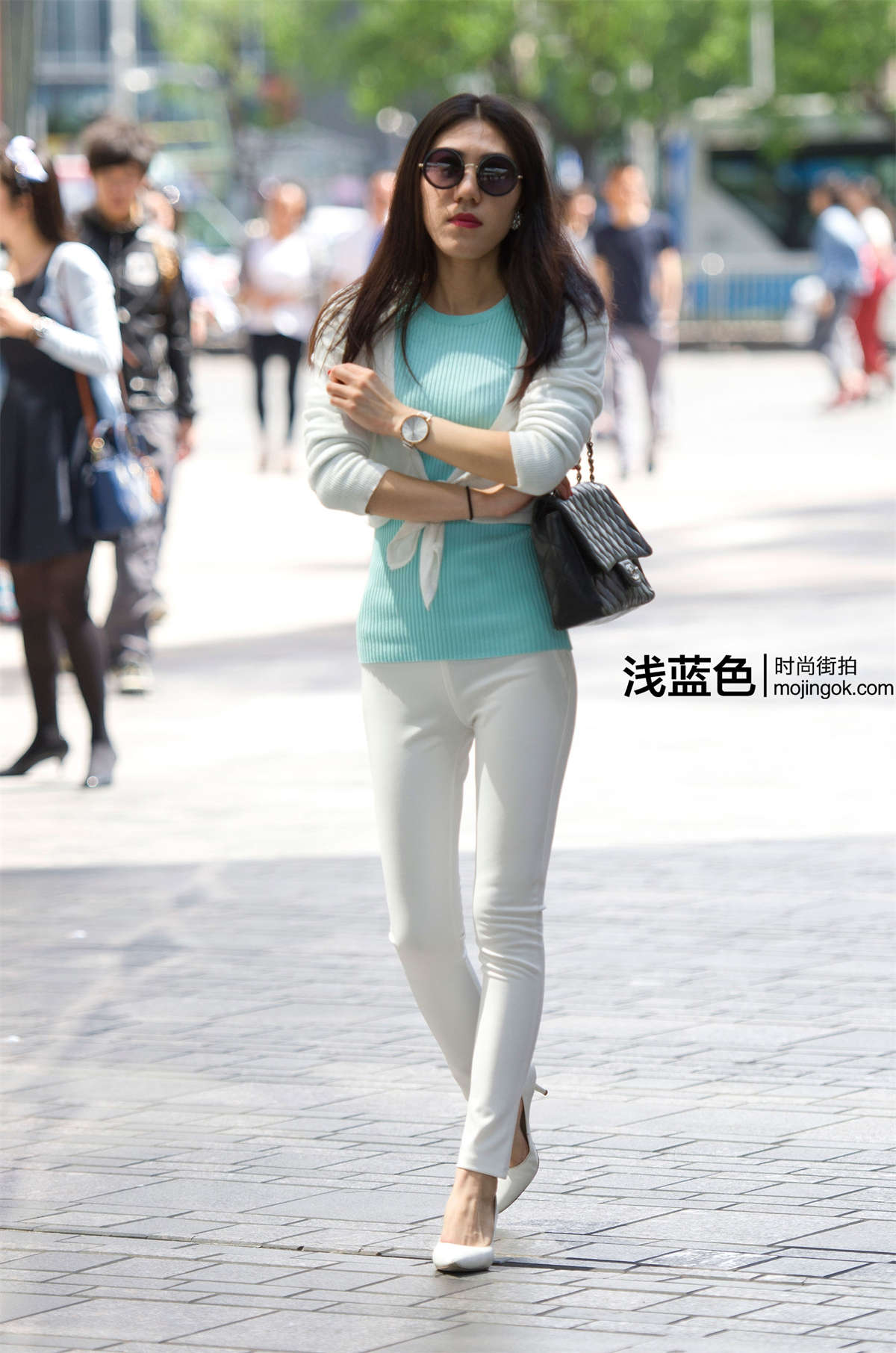 很精干的白裤-日更街拍