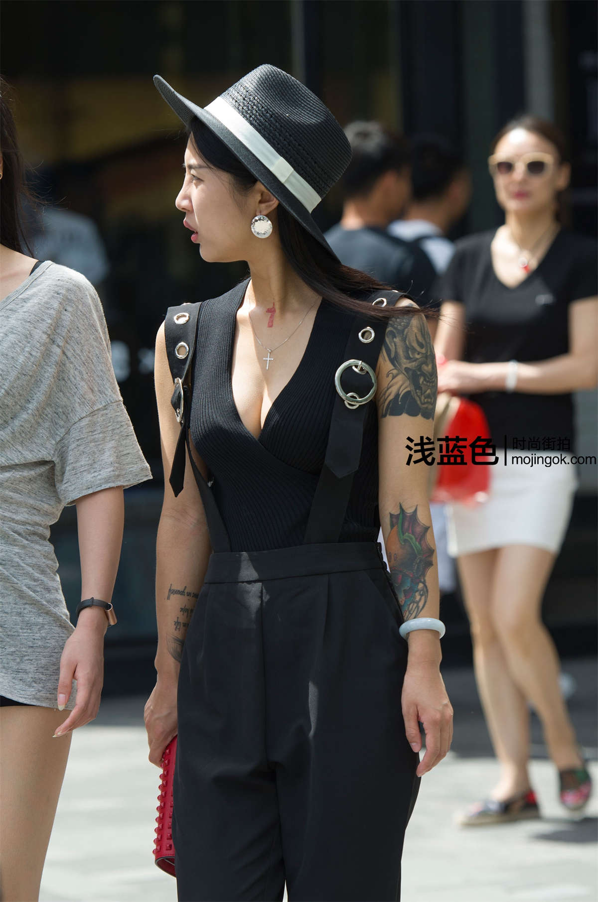 花臂 美胸（18p）-日更街拍