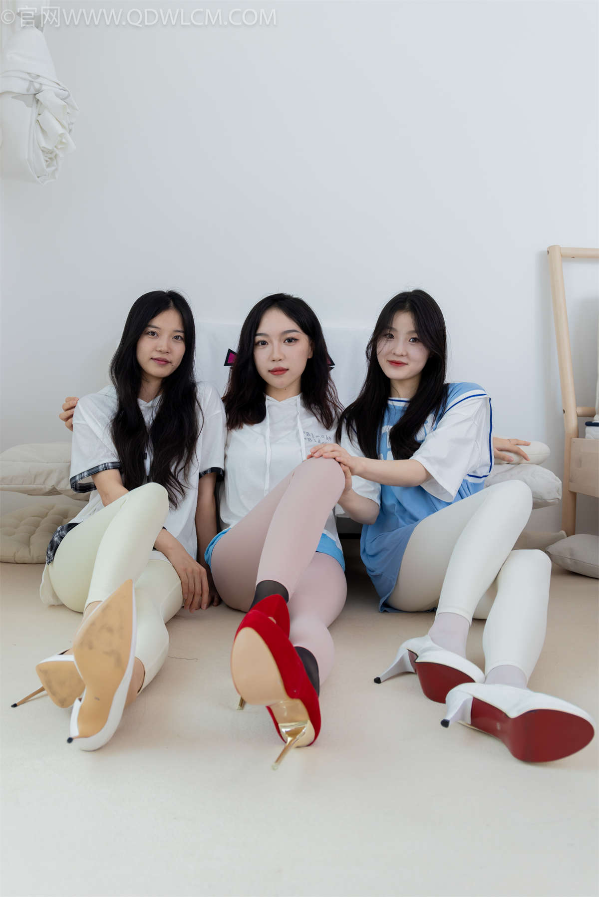 物恋传媒 NO.2000 茯苓&纱纱&青柠感谢陪伴-日更街拍