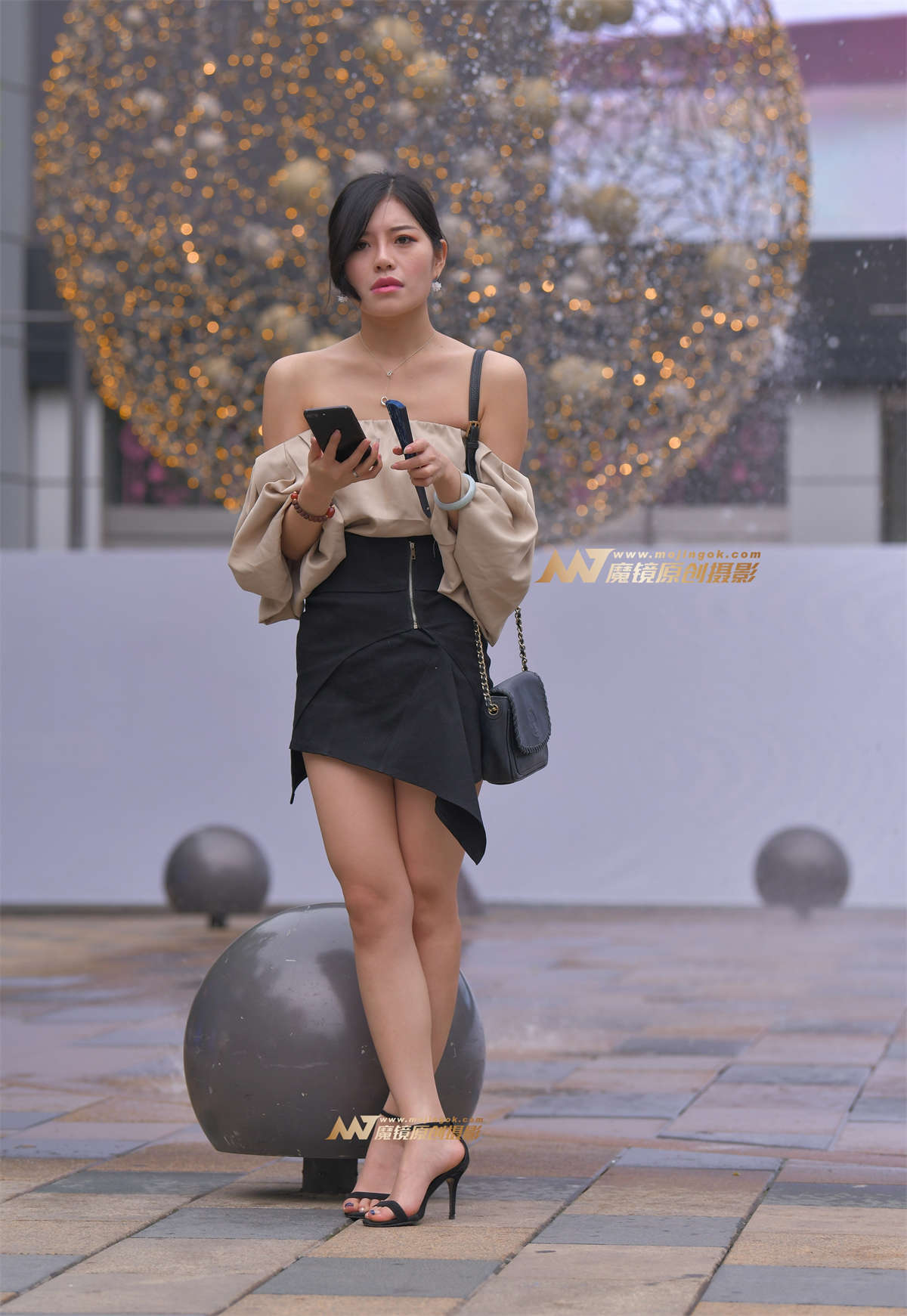 图片[2]-【红石赛帖】极品一字肩半裸背黑色包臀裙美女-日更街拍