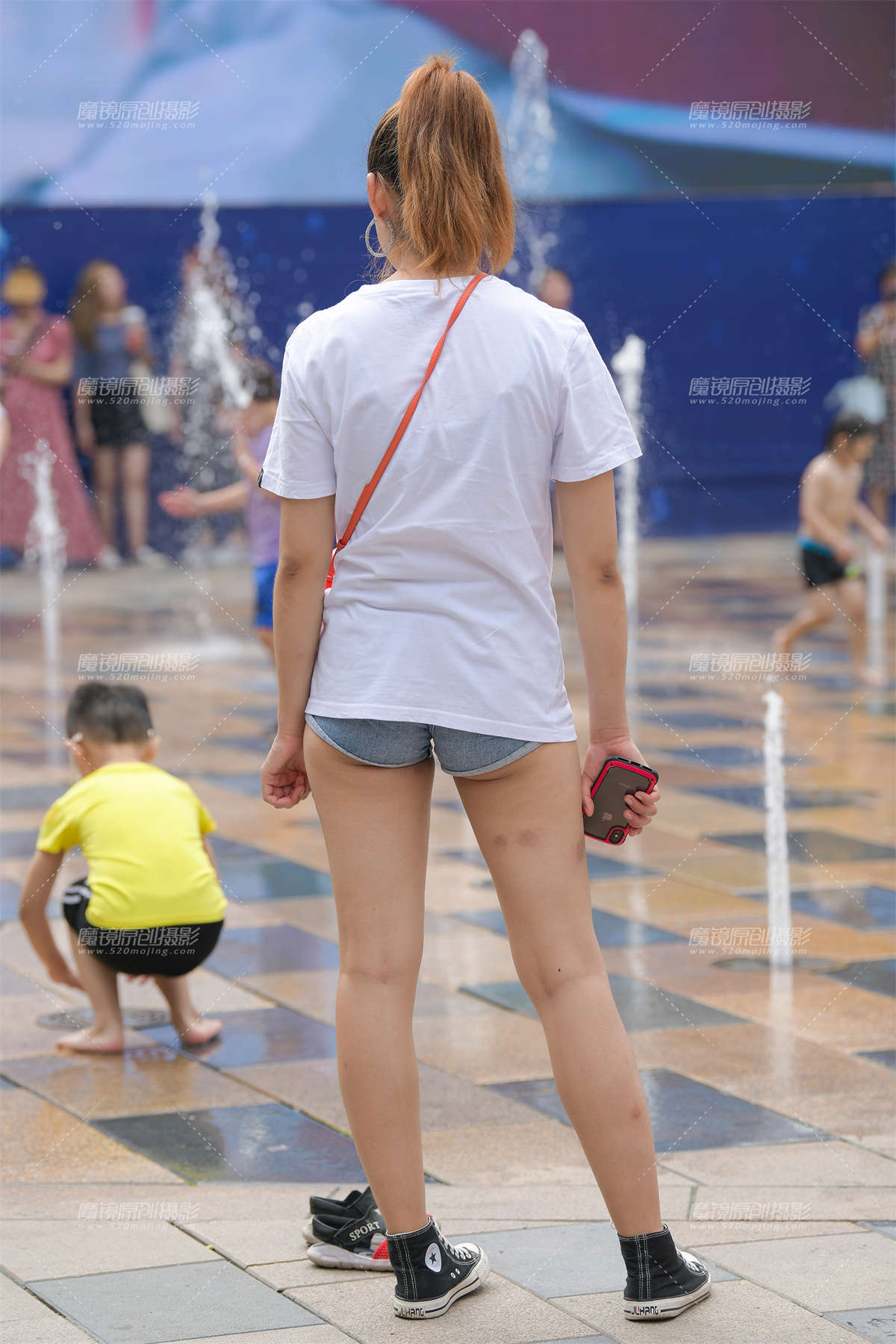 图片[2]-【街拍之魂赛帖】紧身辣妈-日更街拍