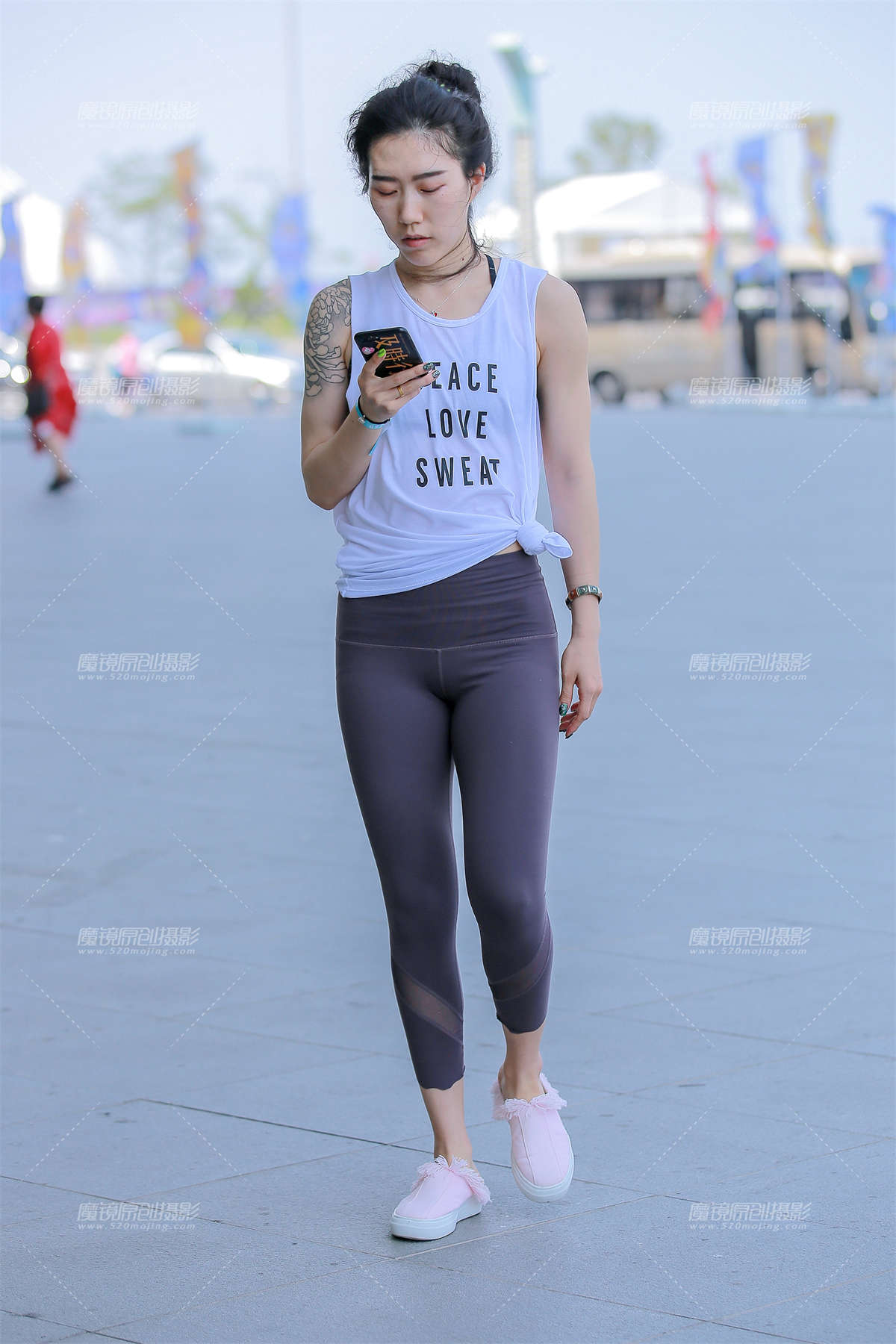 紫色瑜伽裤学员-日更街拍