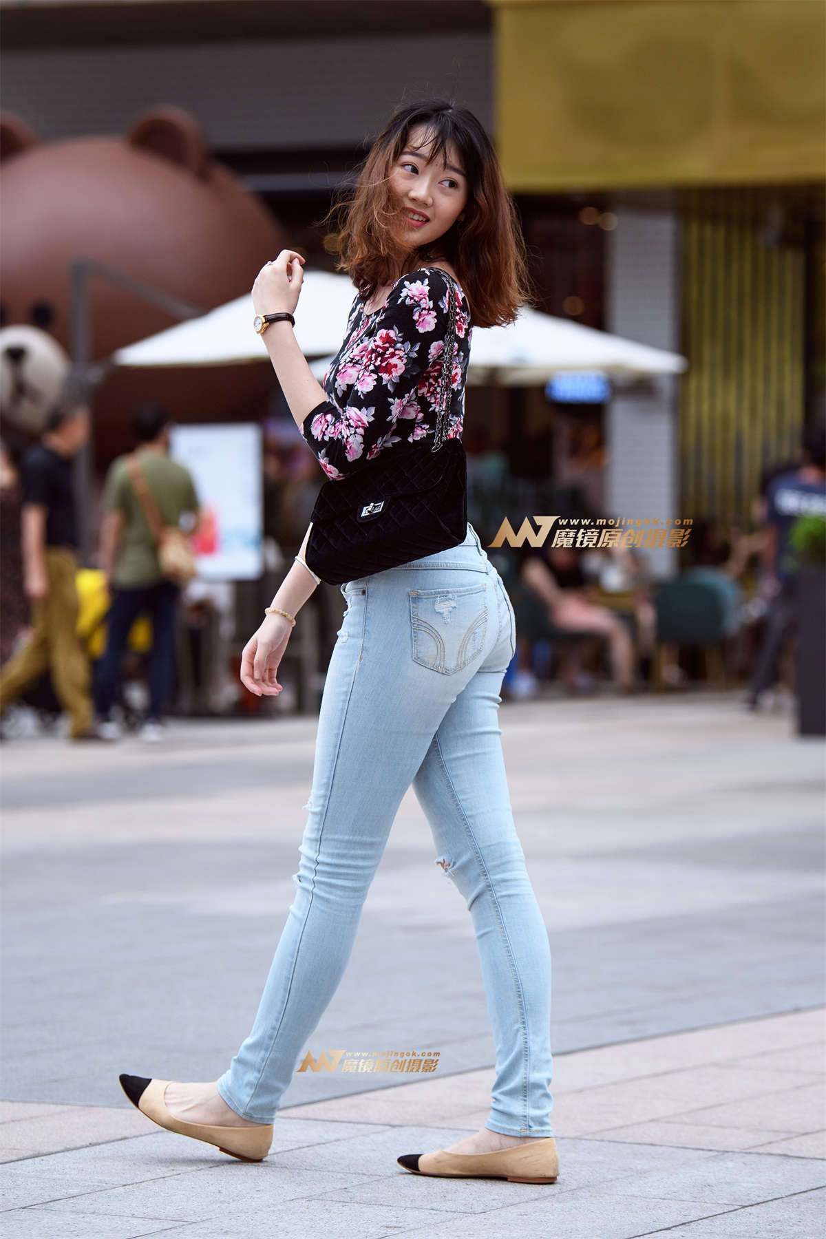 【久久赛帖】清纯中带着妩媚-日更街拍