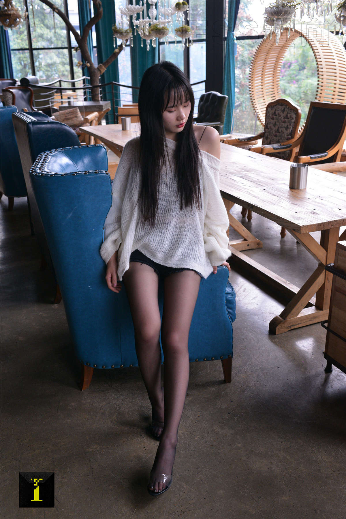 图片[2]-IESS异思趣向 普惠集114 琪琪的黑丝-日更街拍