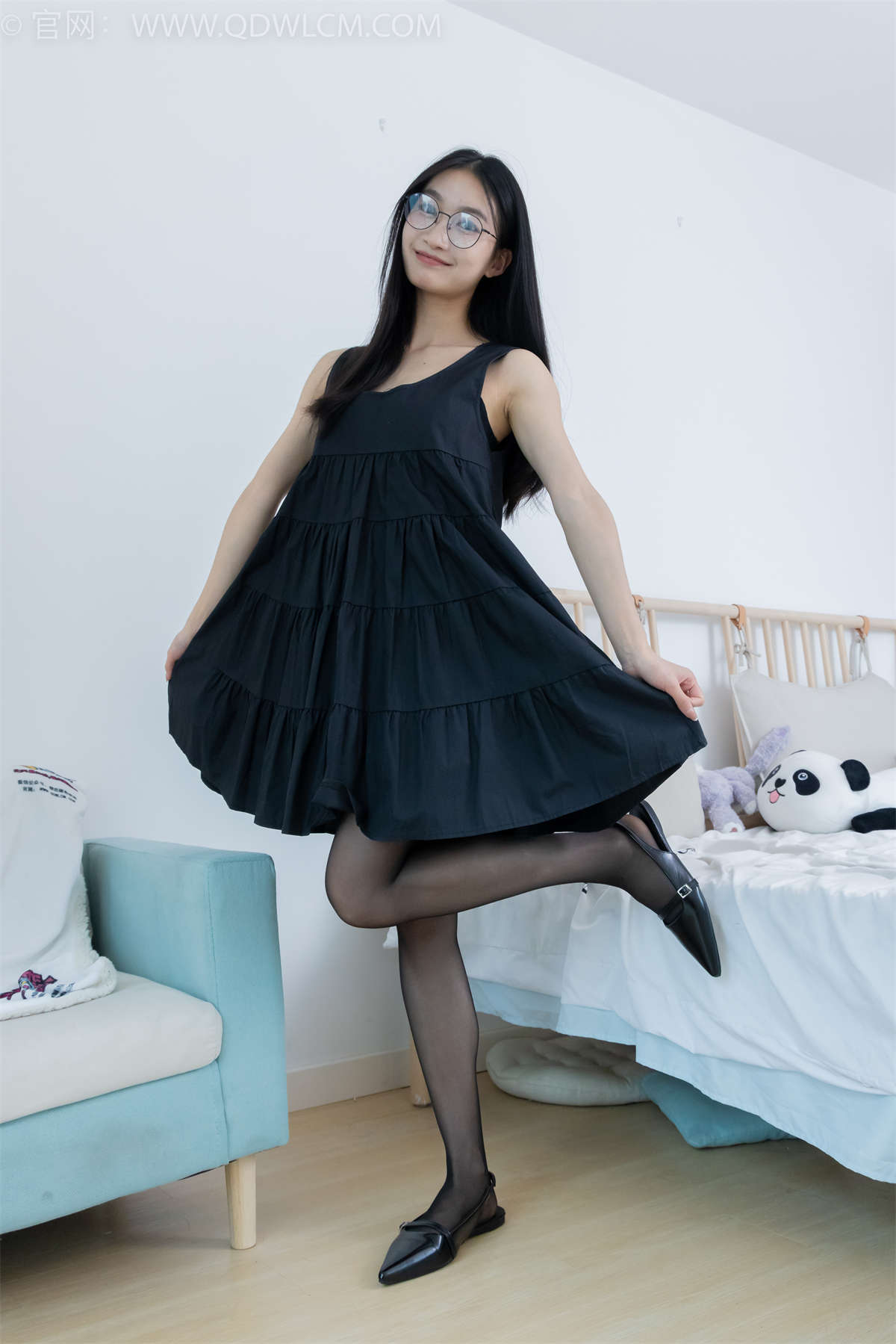 图片[2]-物恋传媒 NO.2257 小影-平底鞋、薄黑丝脚尖加固款-日更街拍