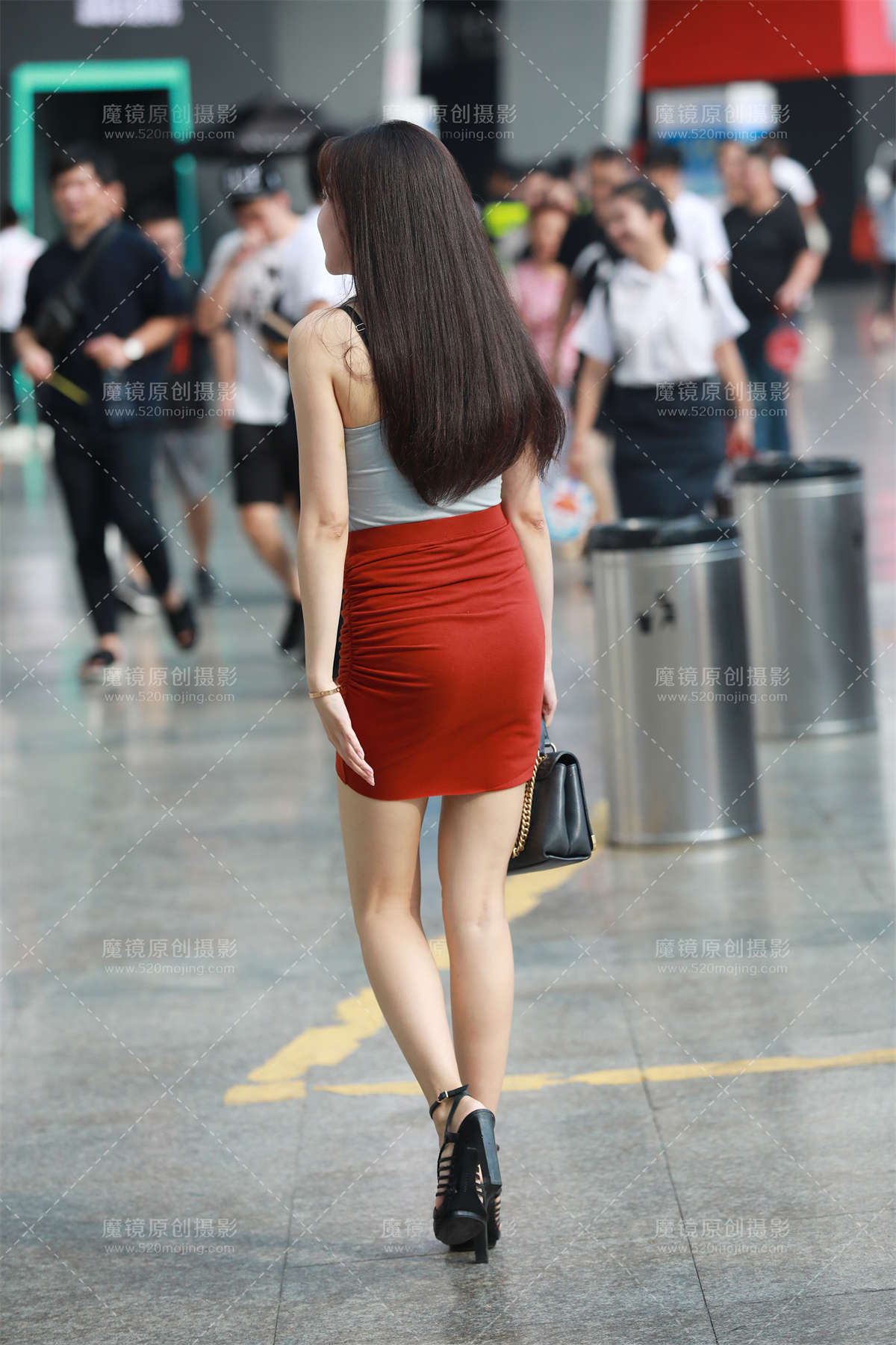 图片[2]-【凯恩现场搭讪作品】极品红色包臀裙美__-日更街拍