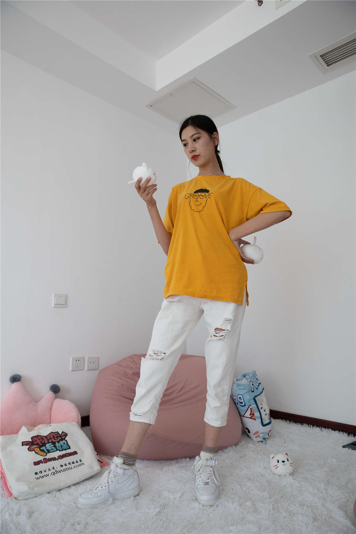 图片[2]-物恋传媒 NO.700期 苏镶-雨里的心-日更街拍