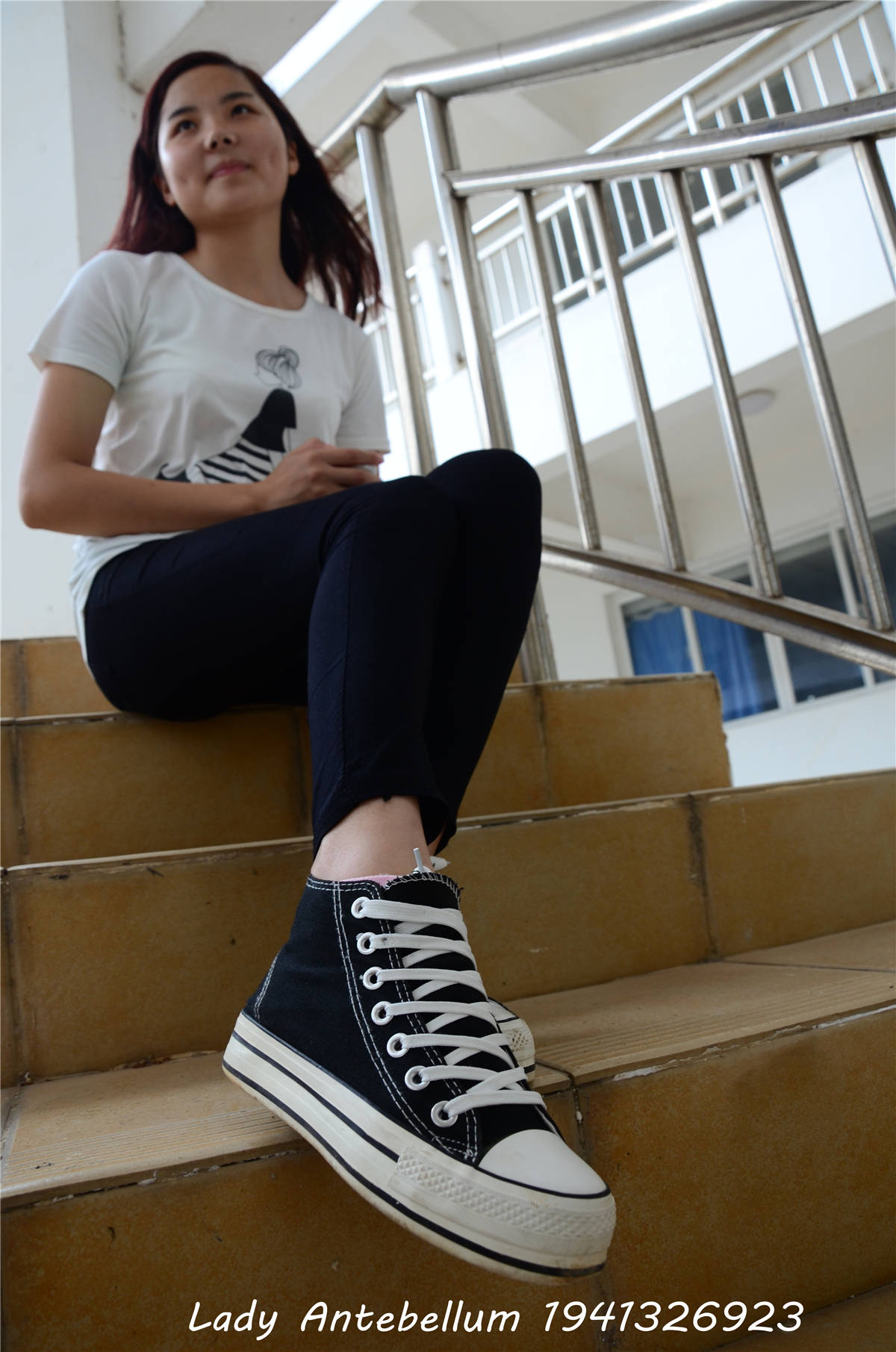 图片[2]-[战前女神] 美腿棉袜女神级摄影套图 085-日更街拍