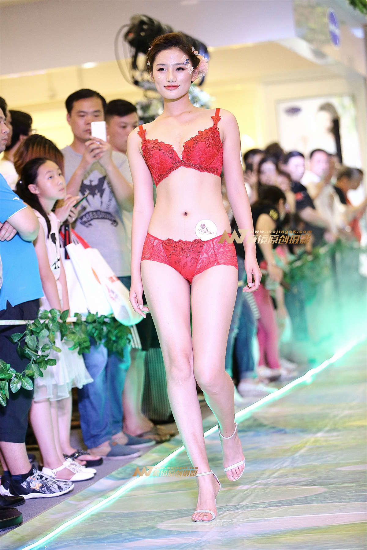 【Mark赛帖】红色蕾丝内衣秀插图1