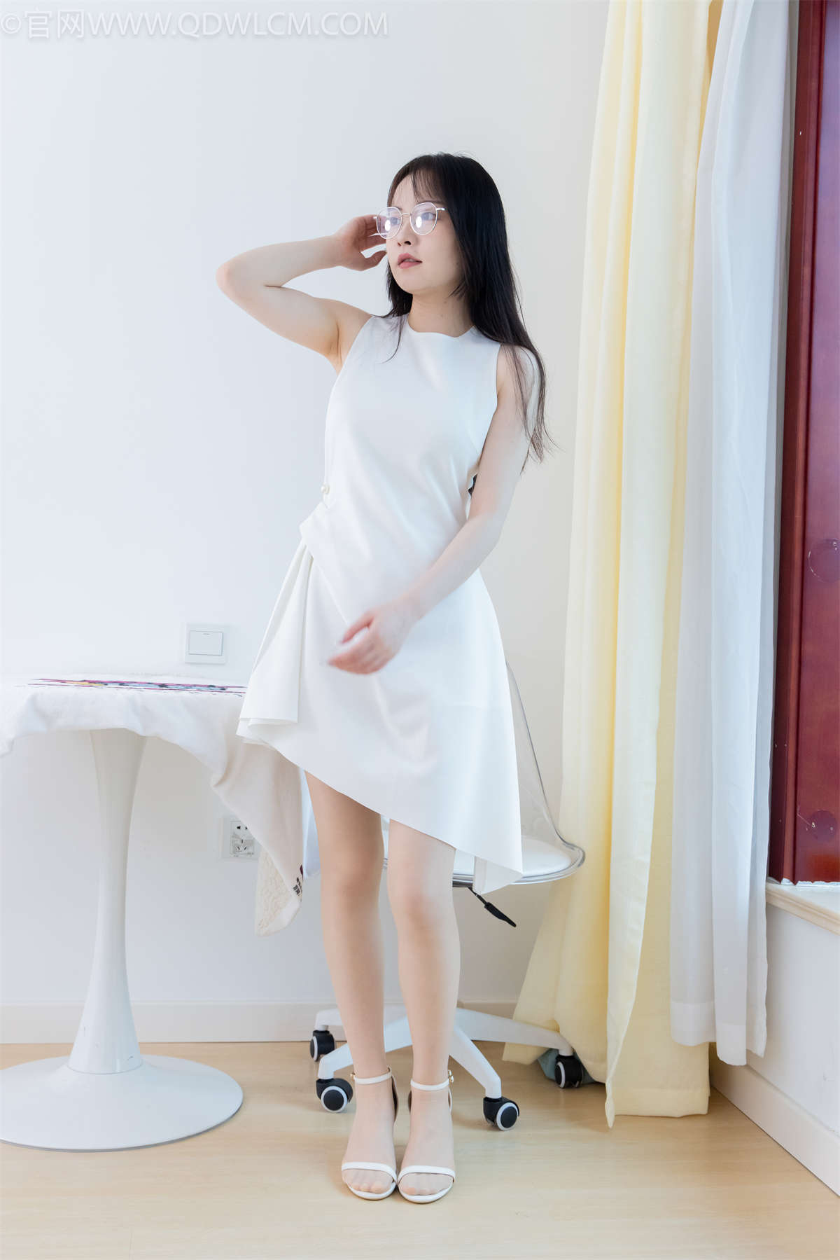 图片[2]-物恋传媒 NO.2103 小酒-优雅不过时（盲盒3）-日更街拍