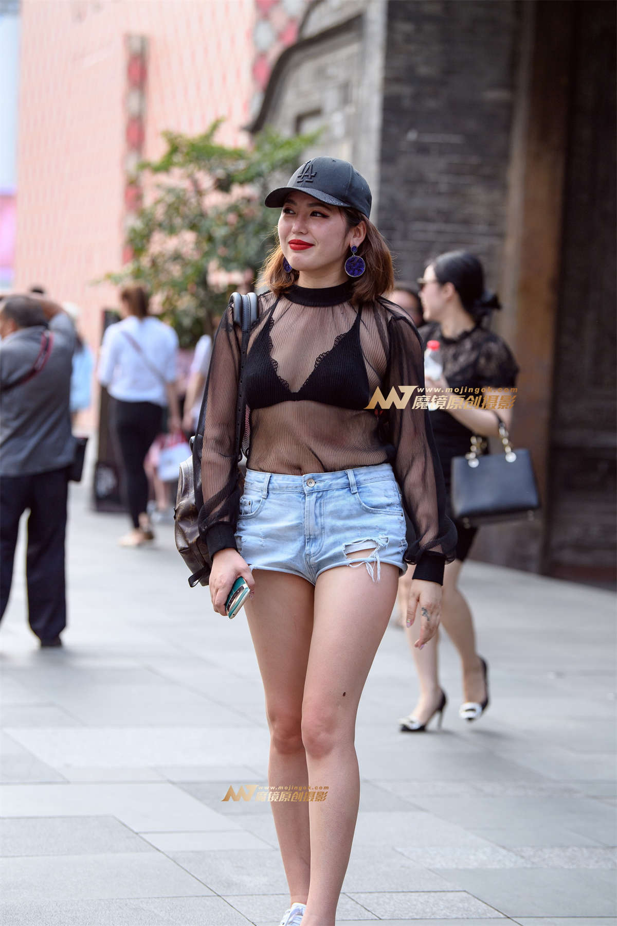 【久久赛帖】热裤透视装-日更街拍