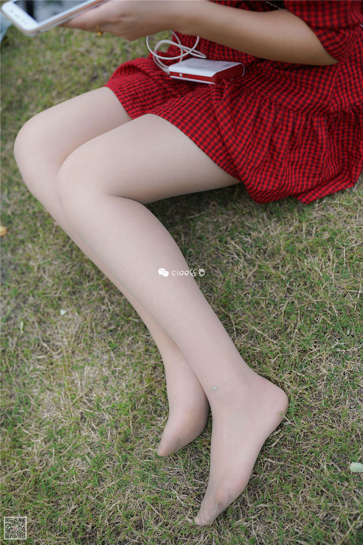 图片[2]-SIEE丝意 NO.191 晴儿 草地薄絲-日更街拍