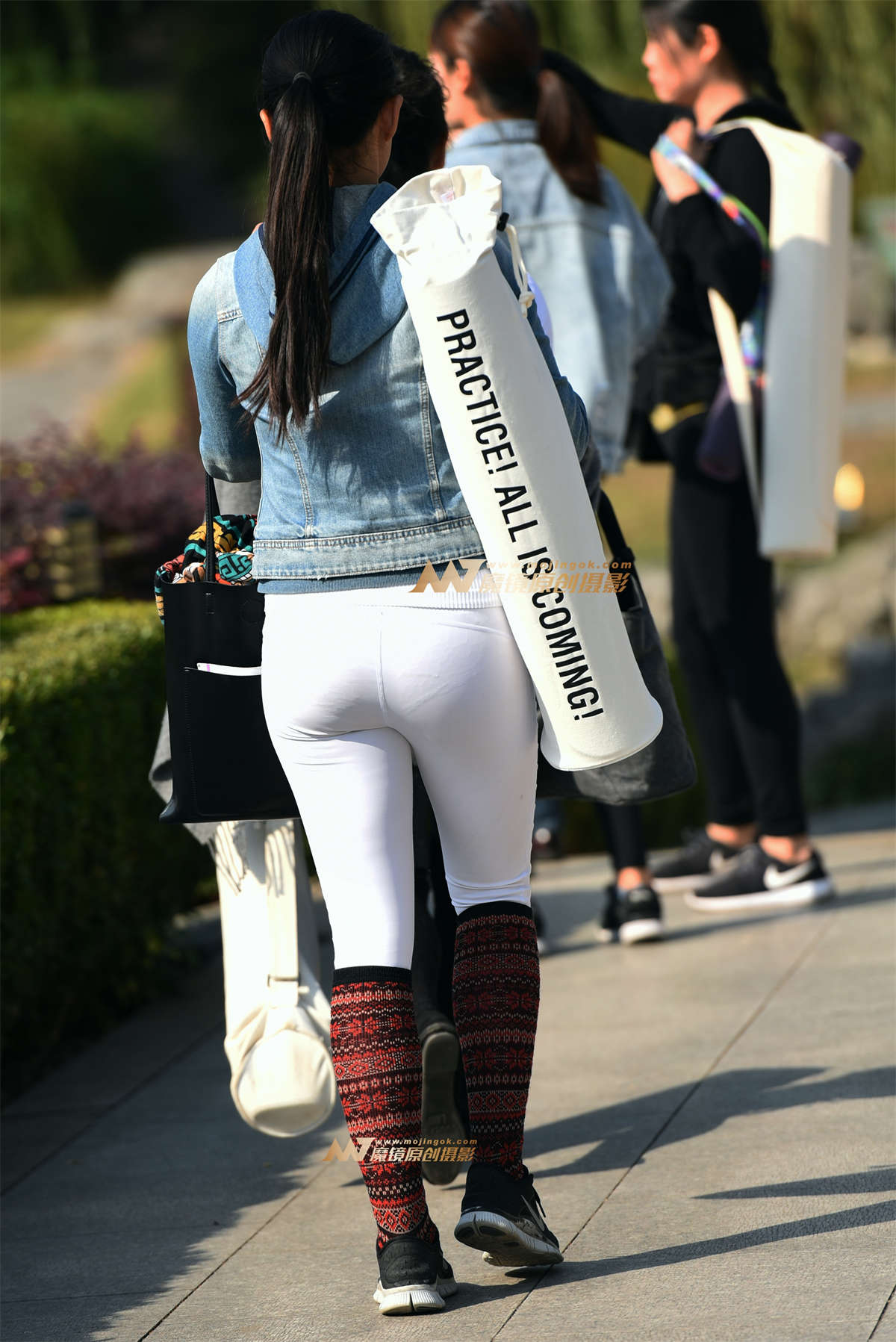 图片[2]-【咔喳赛贴】上课去-日更街拍