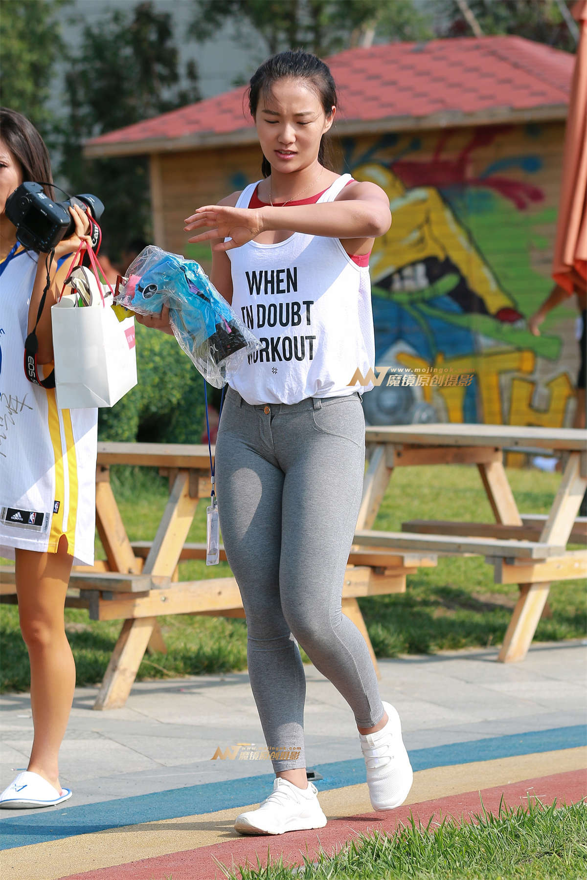 【小默赛帖】第1214篇★人美，身材还火爆★-日更街拍