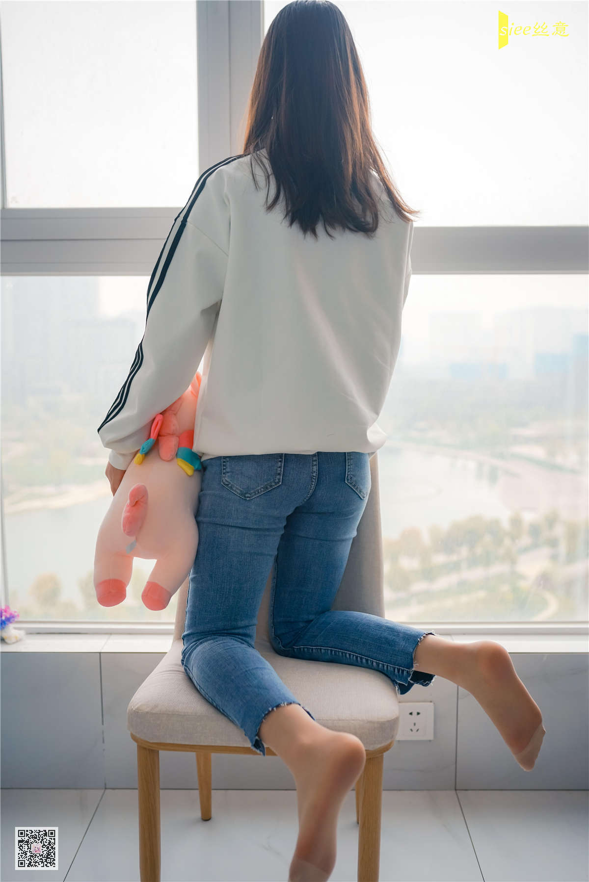 SIEE丝意 NO.466 恬恬～牛仔裤&肉丝袜-日更街拍