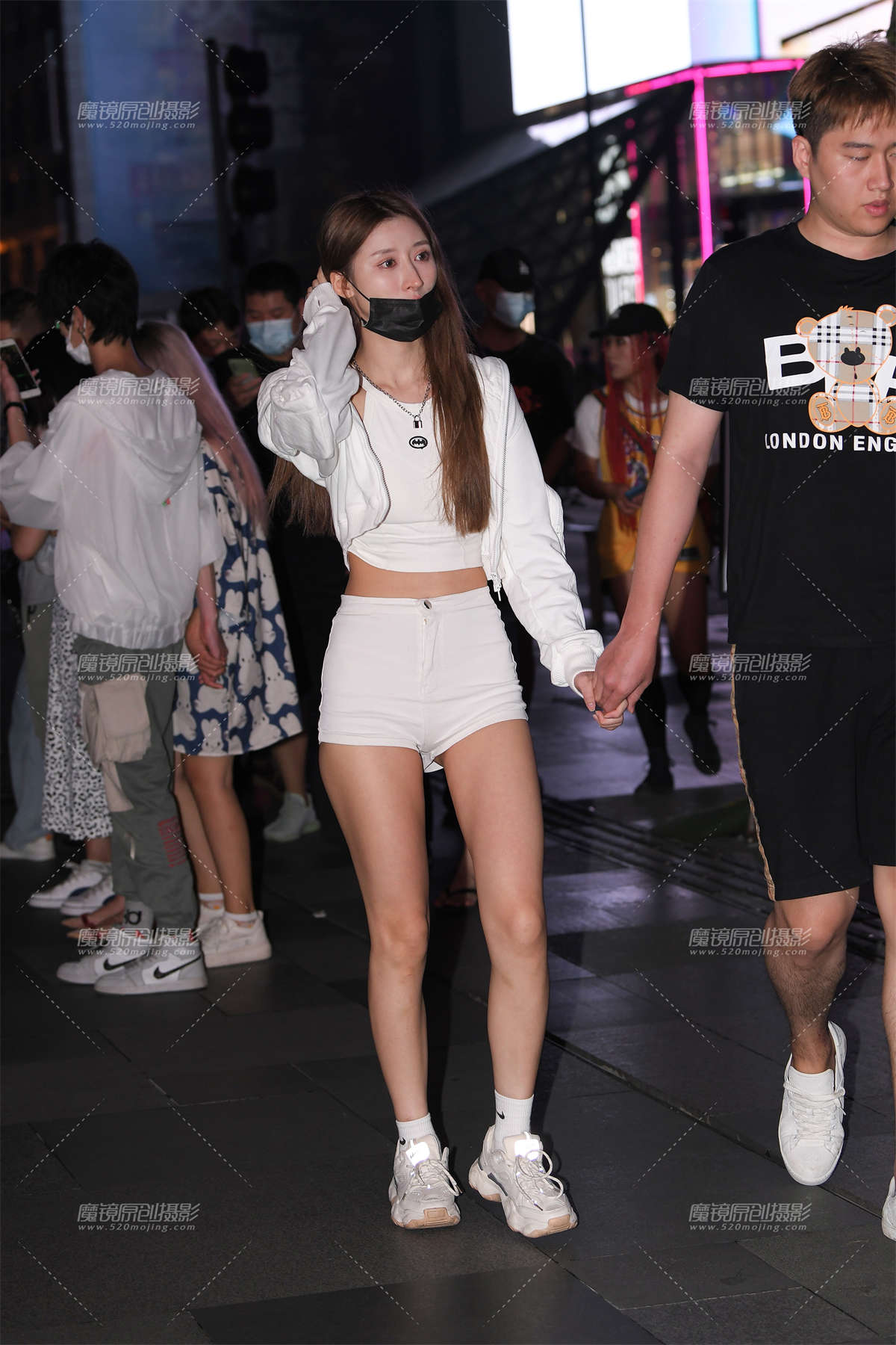 白热裤女友~-日更街拍