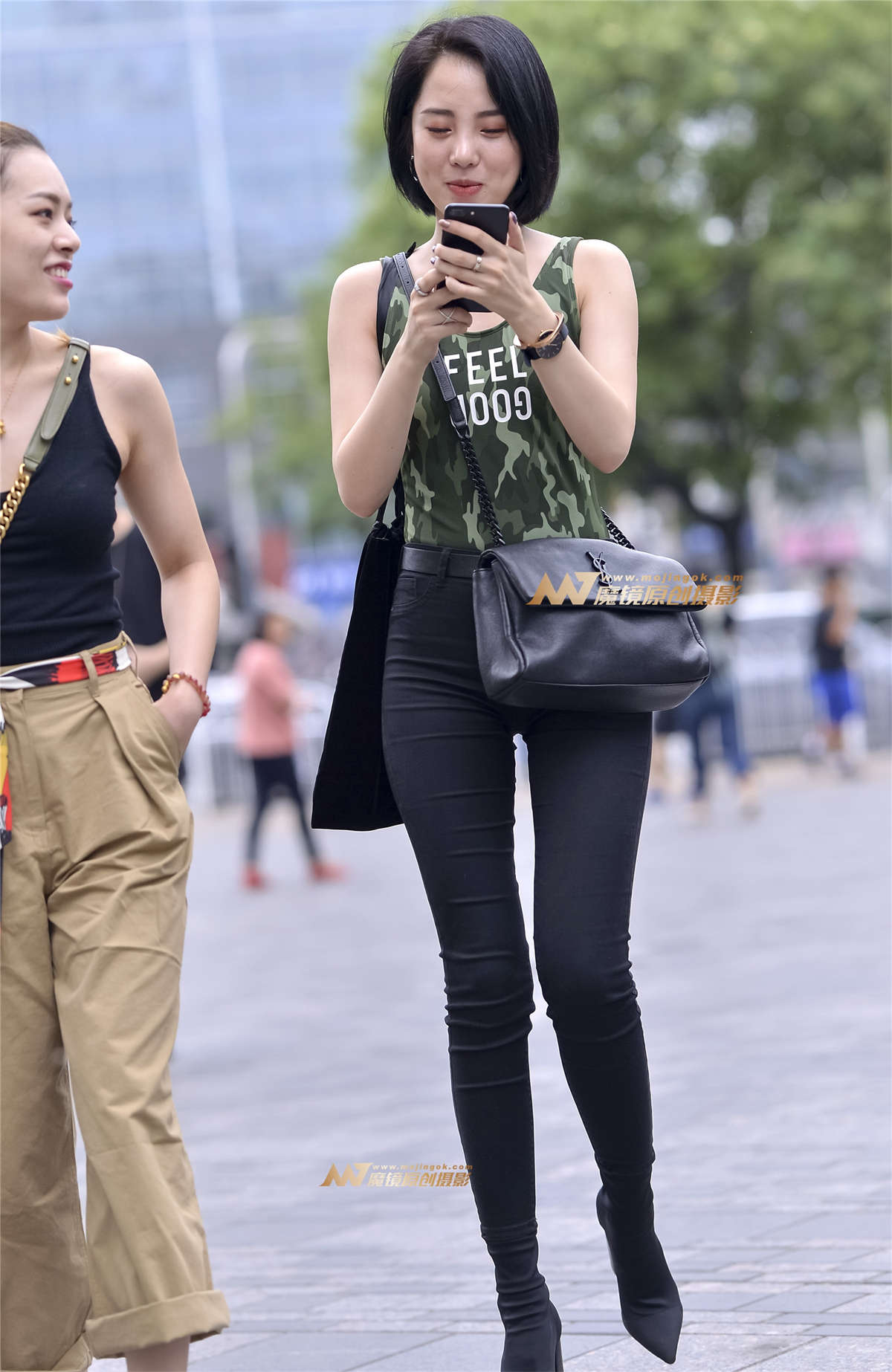 美背美臀魔鬼身材-日更街拍