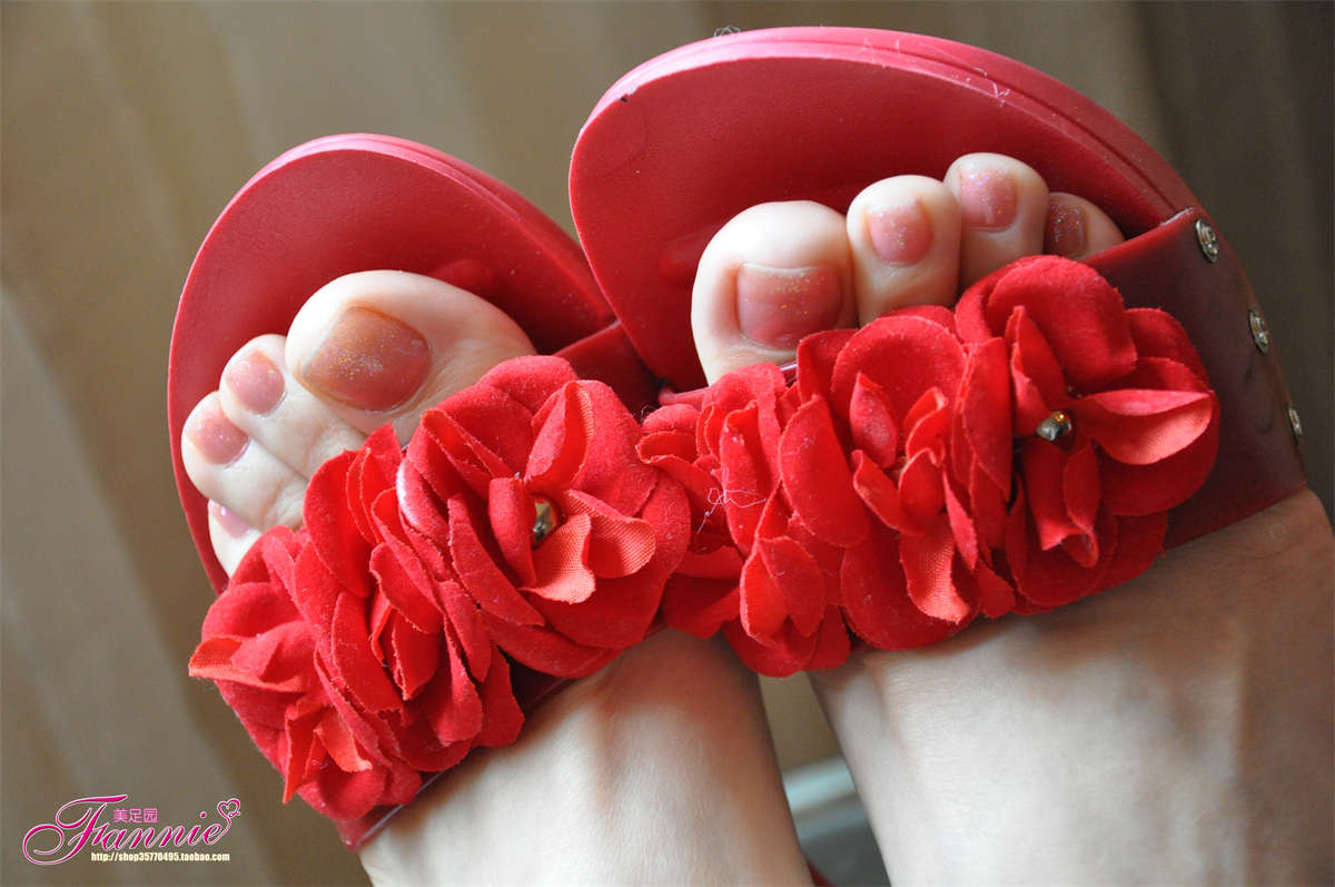 Fannie芬妮美足园NO.511 梦中的婚礼（红玫瑰）-日更街拍
