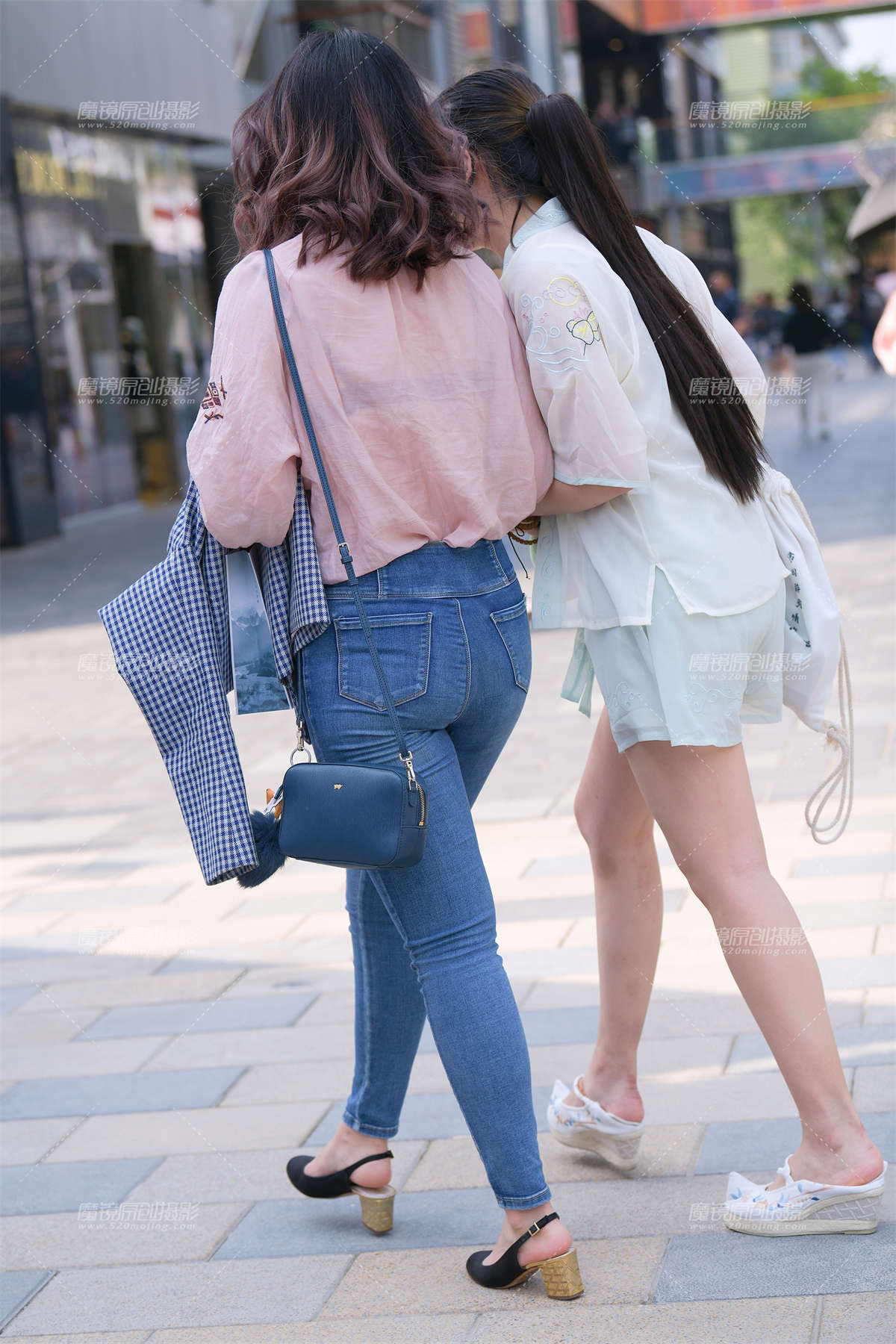 图片[2]-【街拍之魂赛帖】这种紧牛你喜欢吗-日更街拍