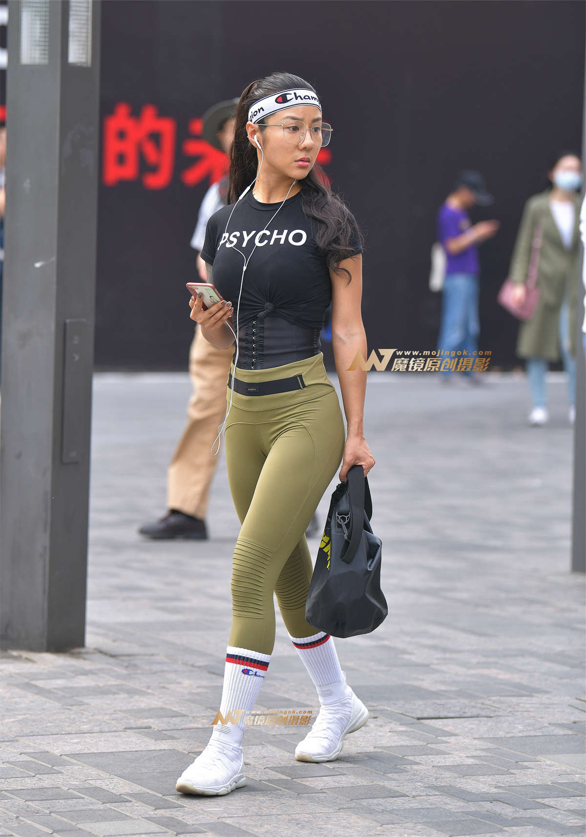 【红石赛帖】美女小腰好细身材超棒-日更街拍