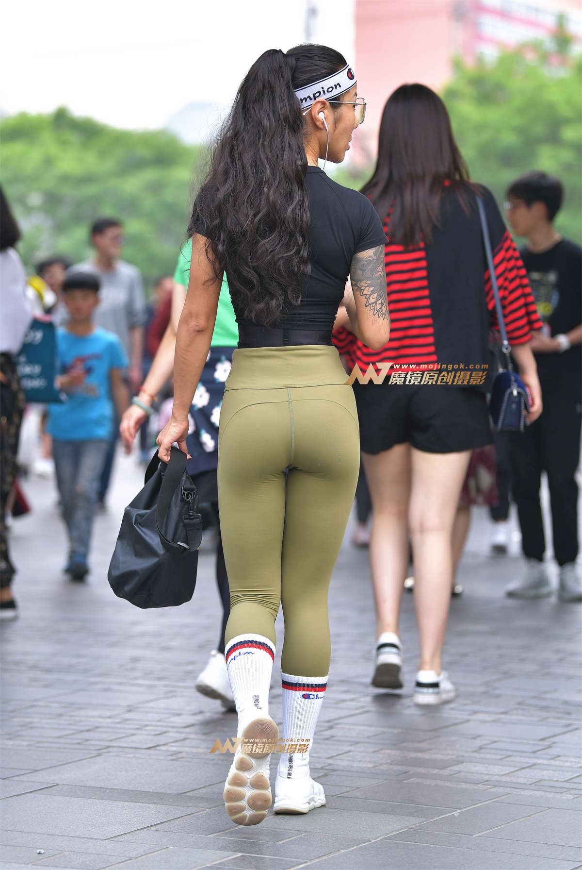 图片[2]-【红石赛帖】美女小腰好细身材超棒-日更街拍