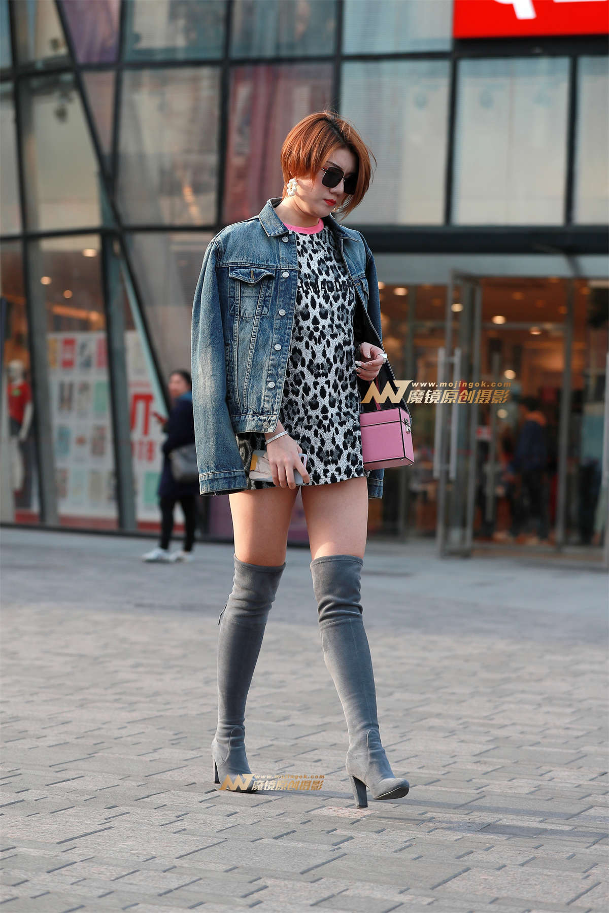 H9、沾上烟草的女人，是孤寂与独立-日更街拍