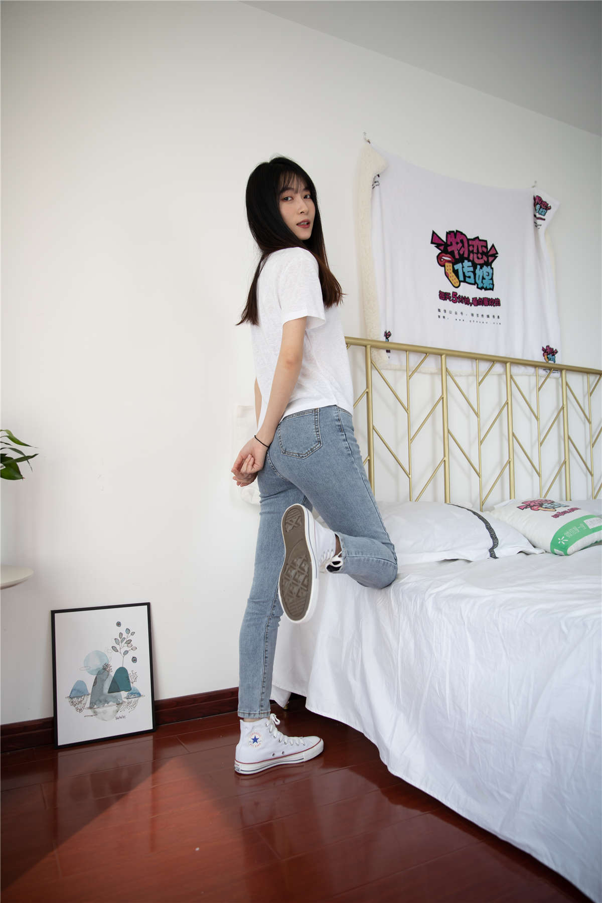 物恋传媒 NO.703期 猫耳-山中遐想-日更街拍