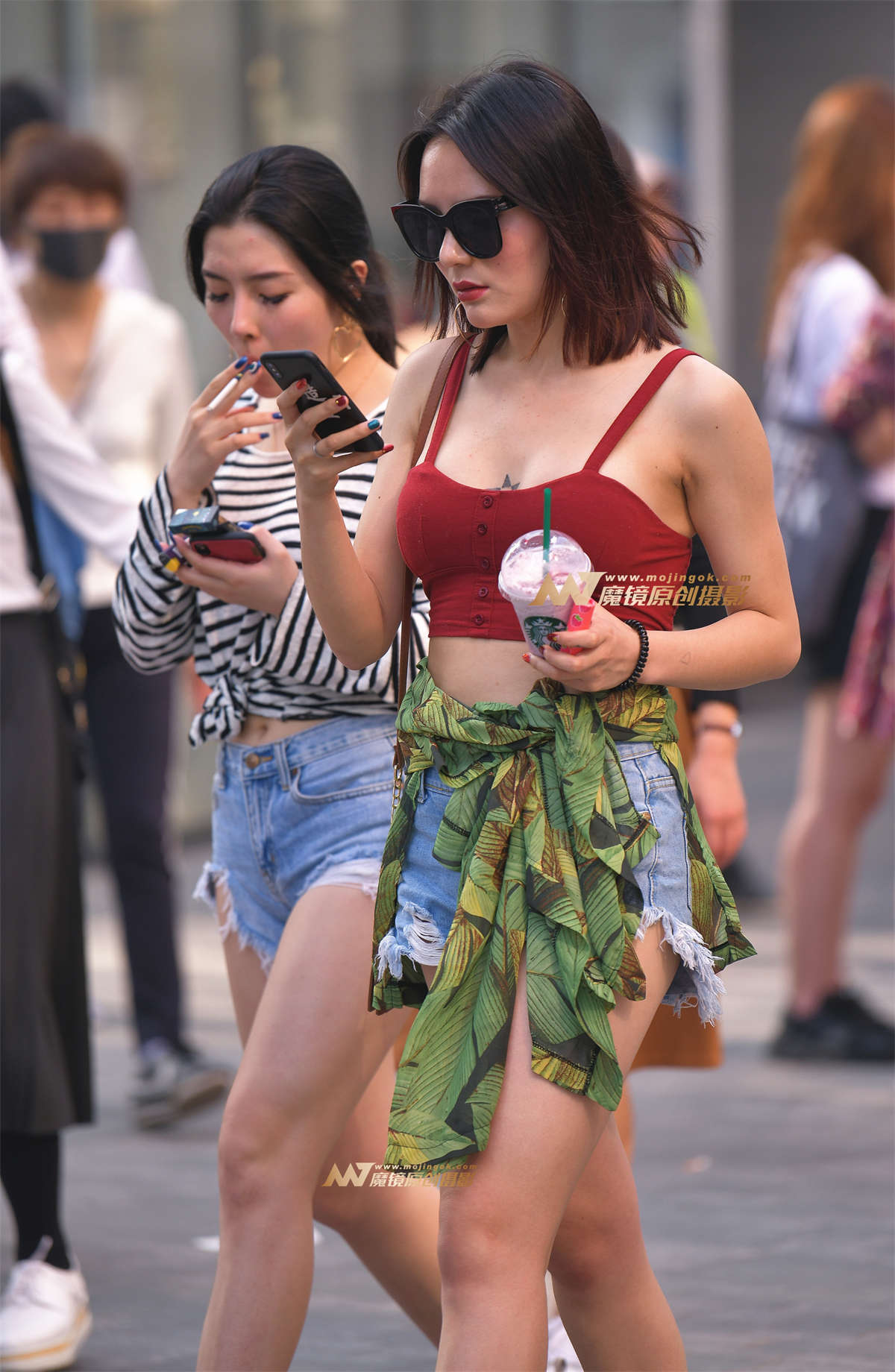 图片[2]-【红石赛帖】美臀半拉热裤-日更街拍