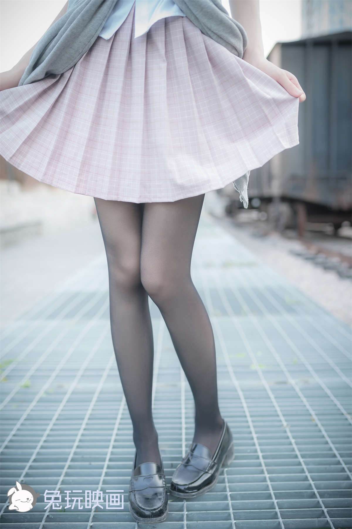 兔玩映画 B83.006 铁轨旁的小细腿插图1