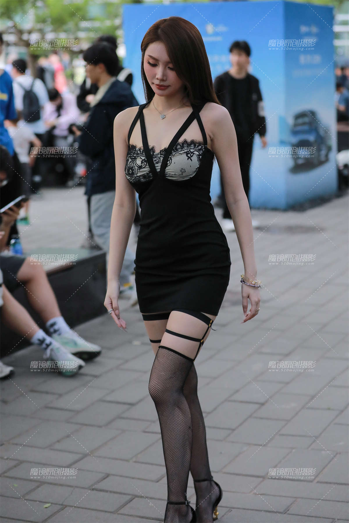 黑网袜高跟美女-日更街拍