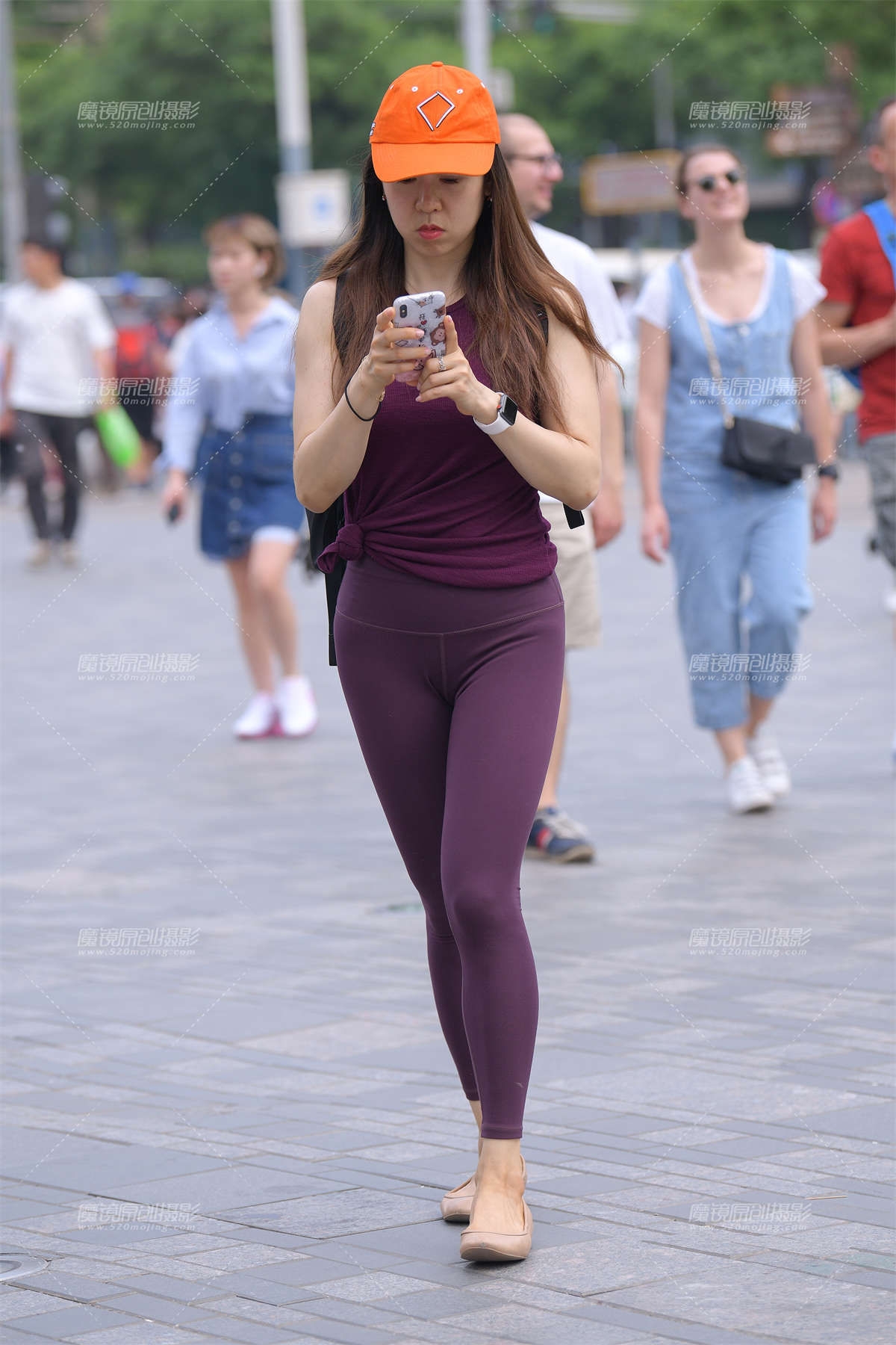 【街拍之魂赛帖】紫色紧身韵味__-日更街拍