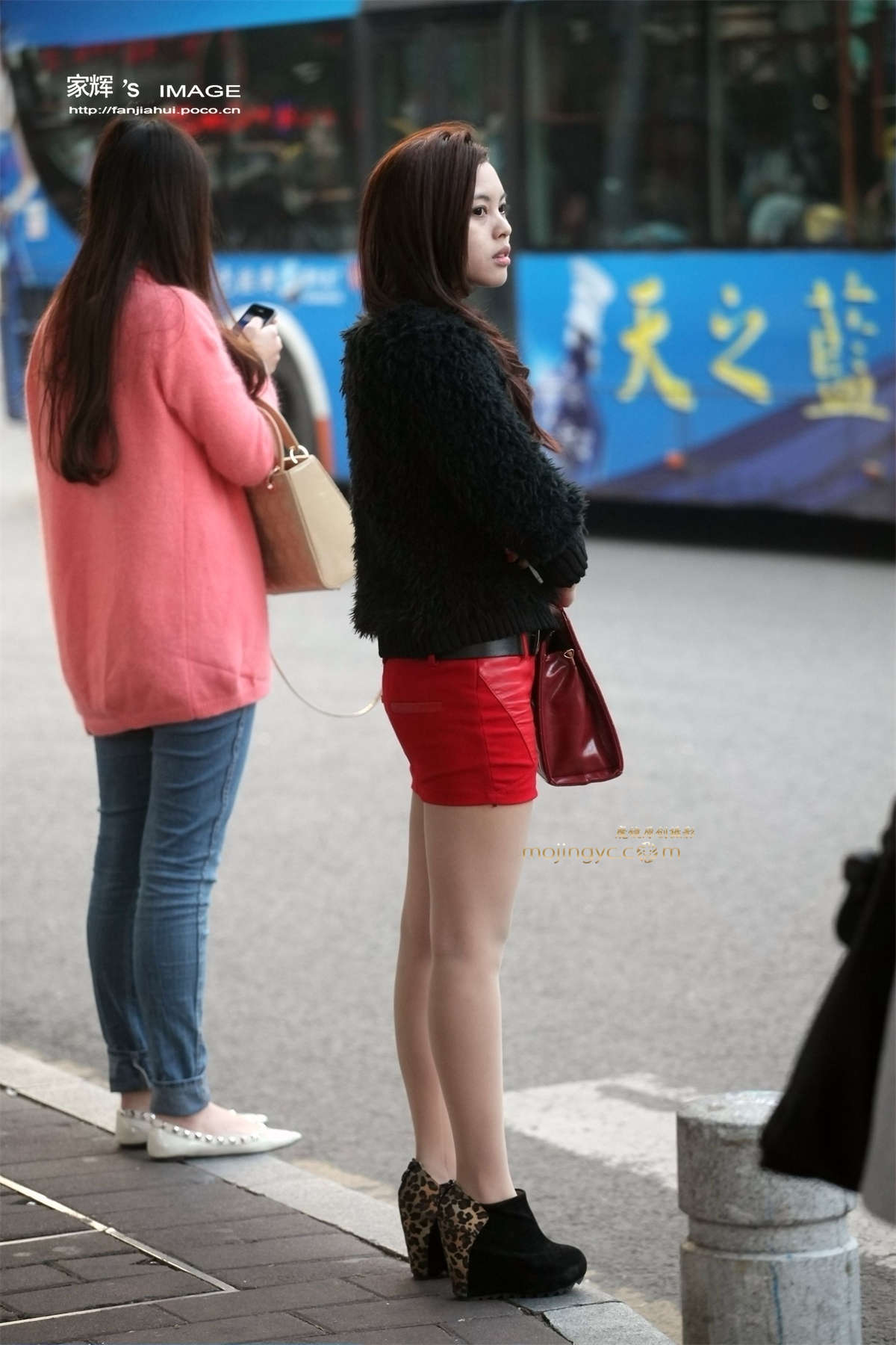 红色短裙肉丝mm-日更街拍