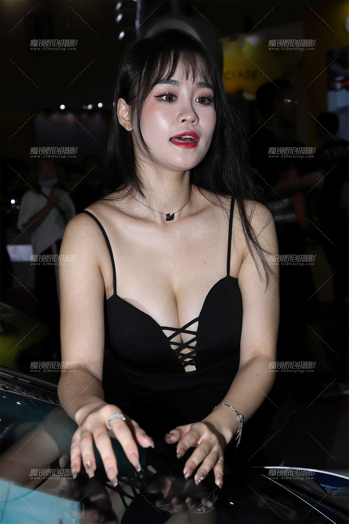 黑色连衣裙2插图1