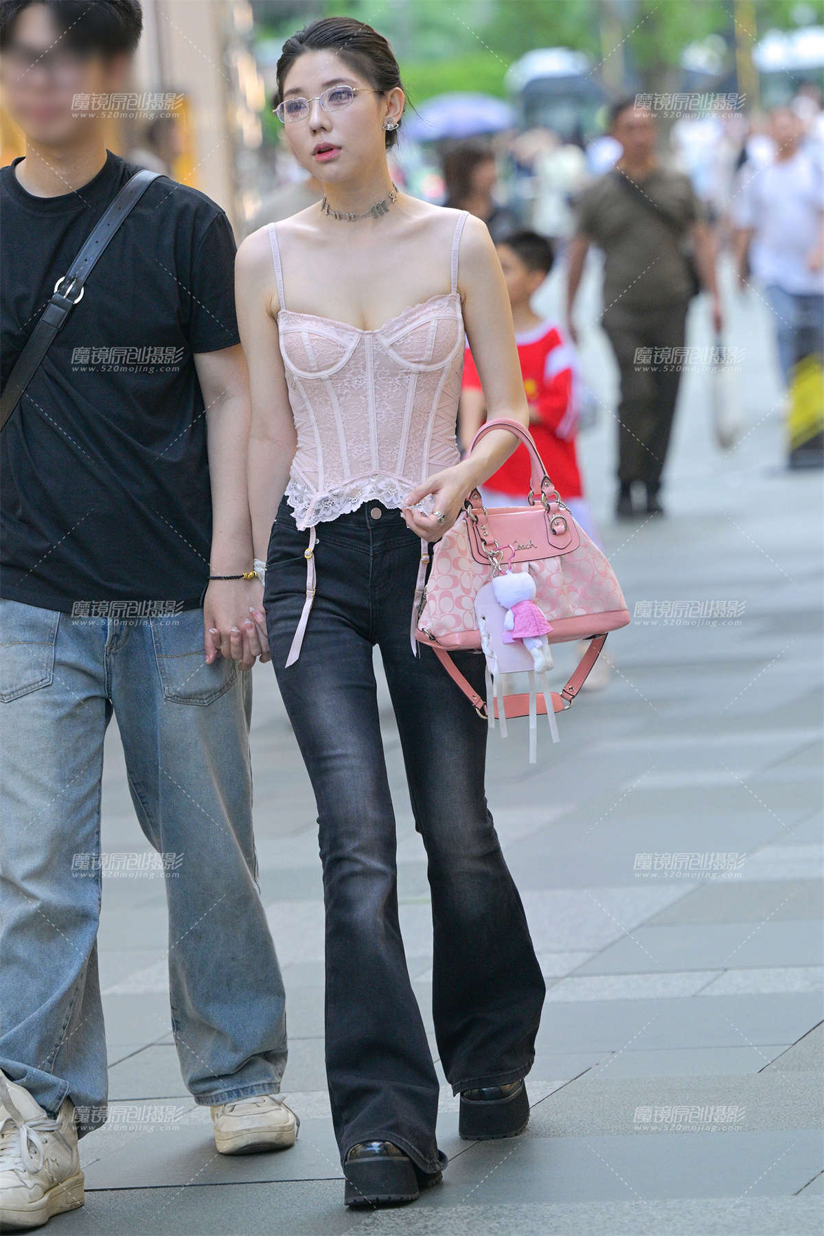 图片[2]-清凉眼镜妹-日更街拍