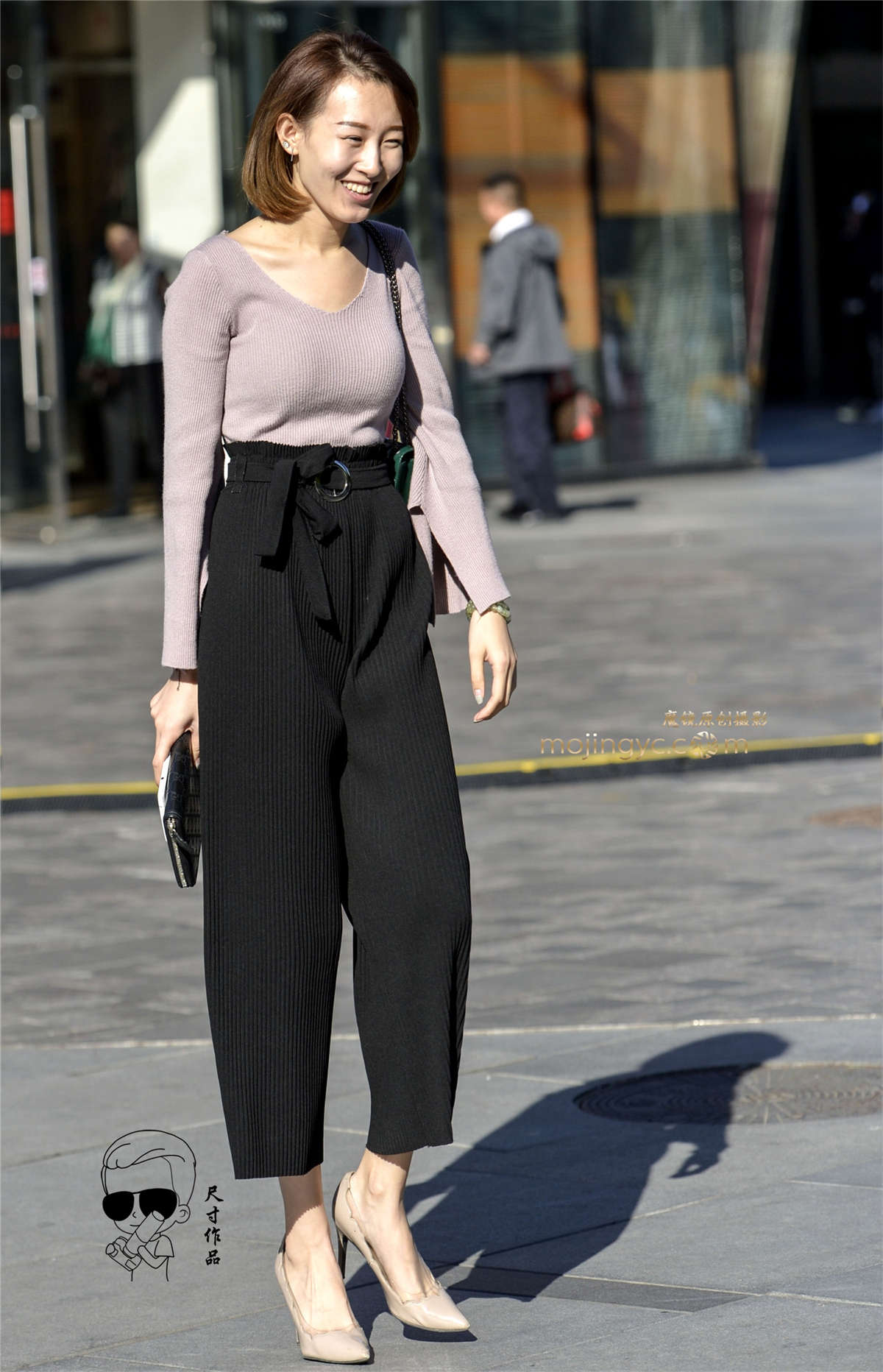 图片[2]-街拍美女的微笑-日更街拍