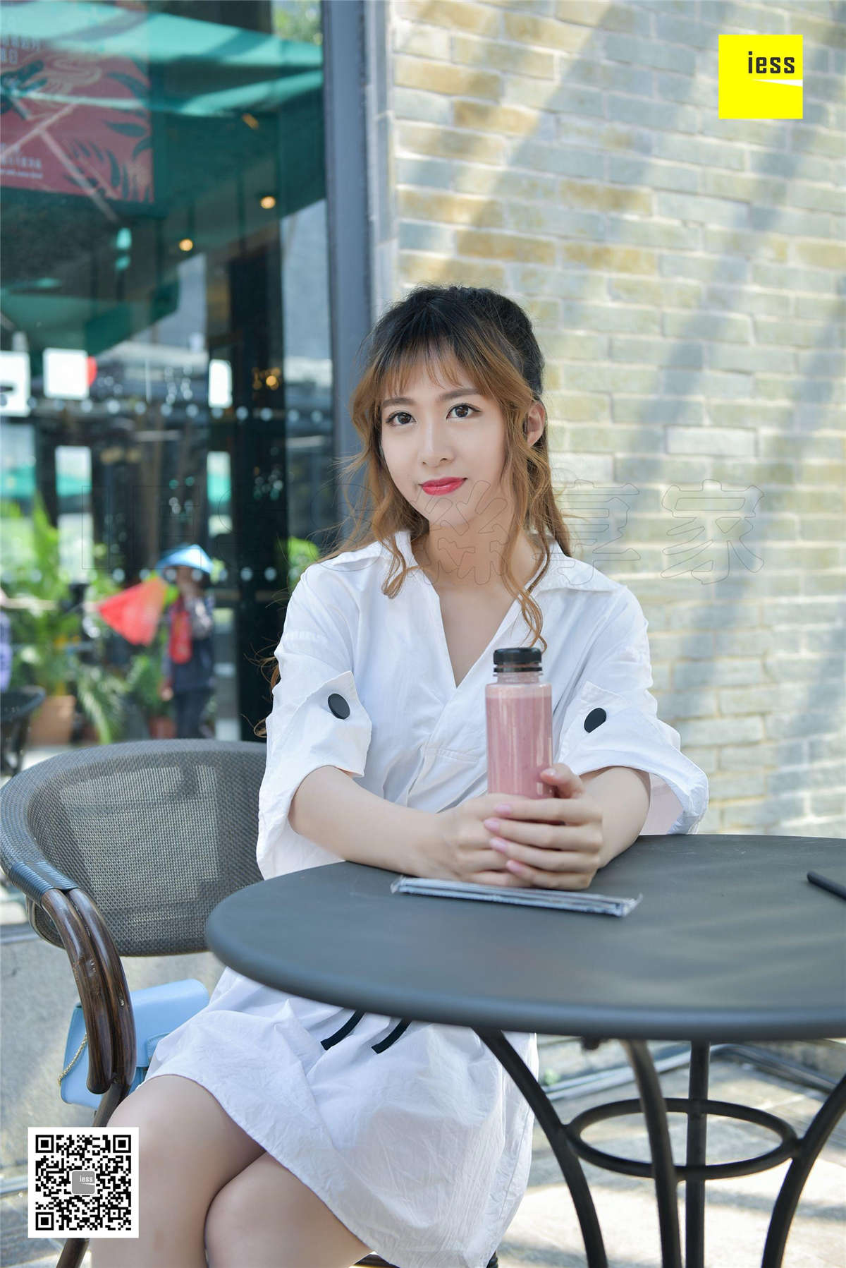 图片[2]-IESS异思趣向 丝享家121期：阳光映在肉丝高跟上紫紫-日更街拍