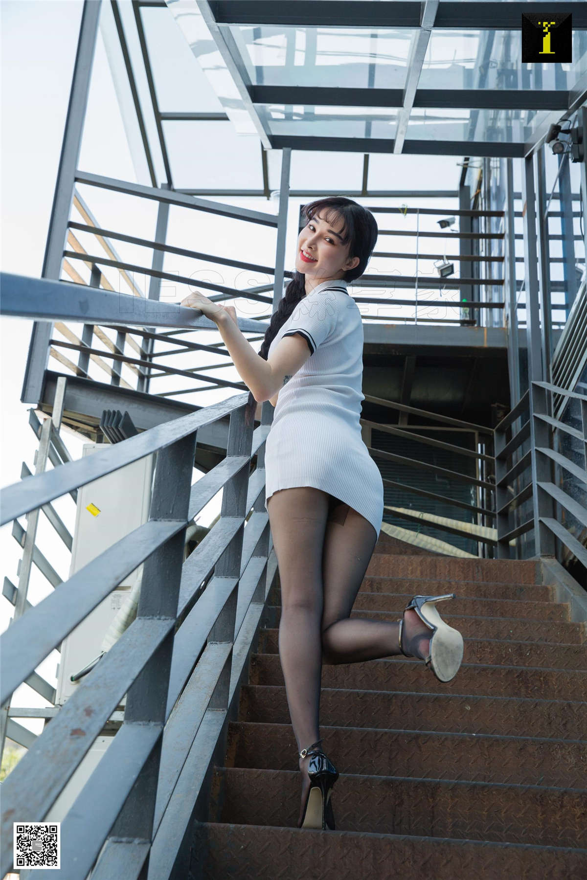 图片[2]-IESS异思趣向 丝享家475期：喵姐教你穿一字凉鞋喵姐-日更街拍