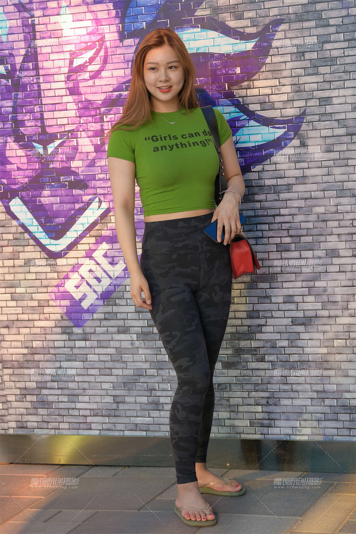 【街拍之魂赛帖】爱拍照的丰满紧身裤-日更街拍