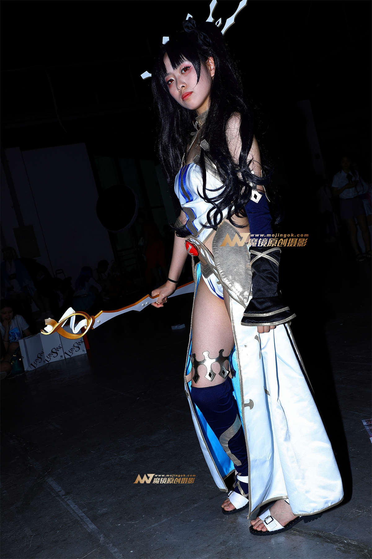 【Mark赛帖】性感白衣coser-日更街拍