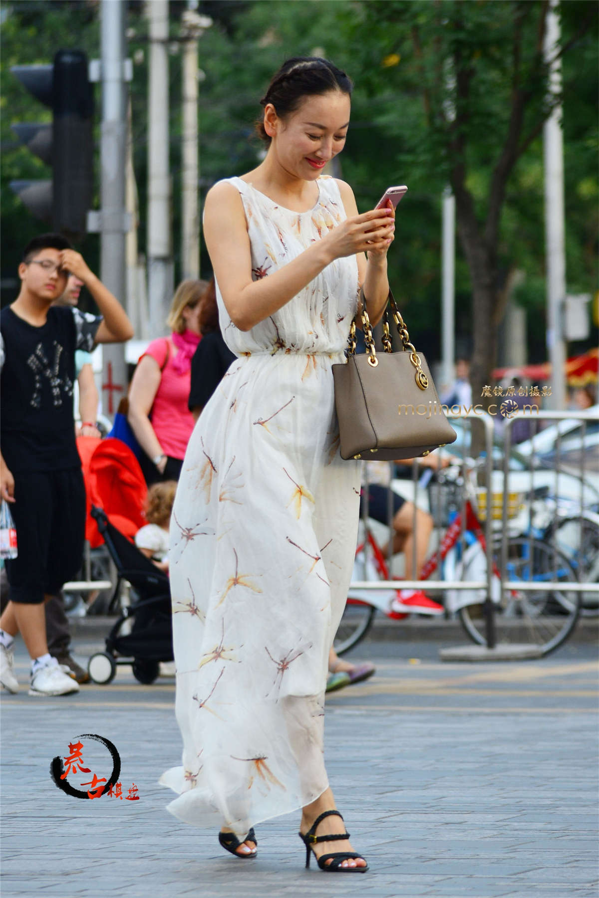 8-18 白色纱裙-日更街拍