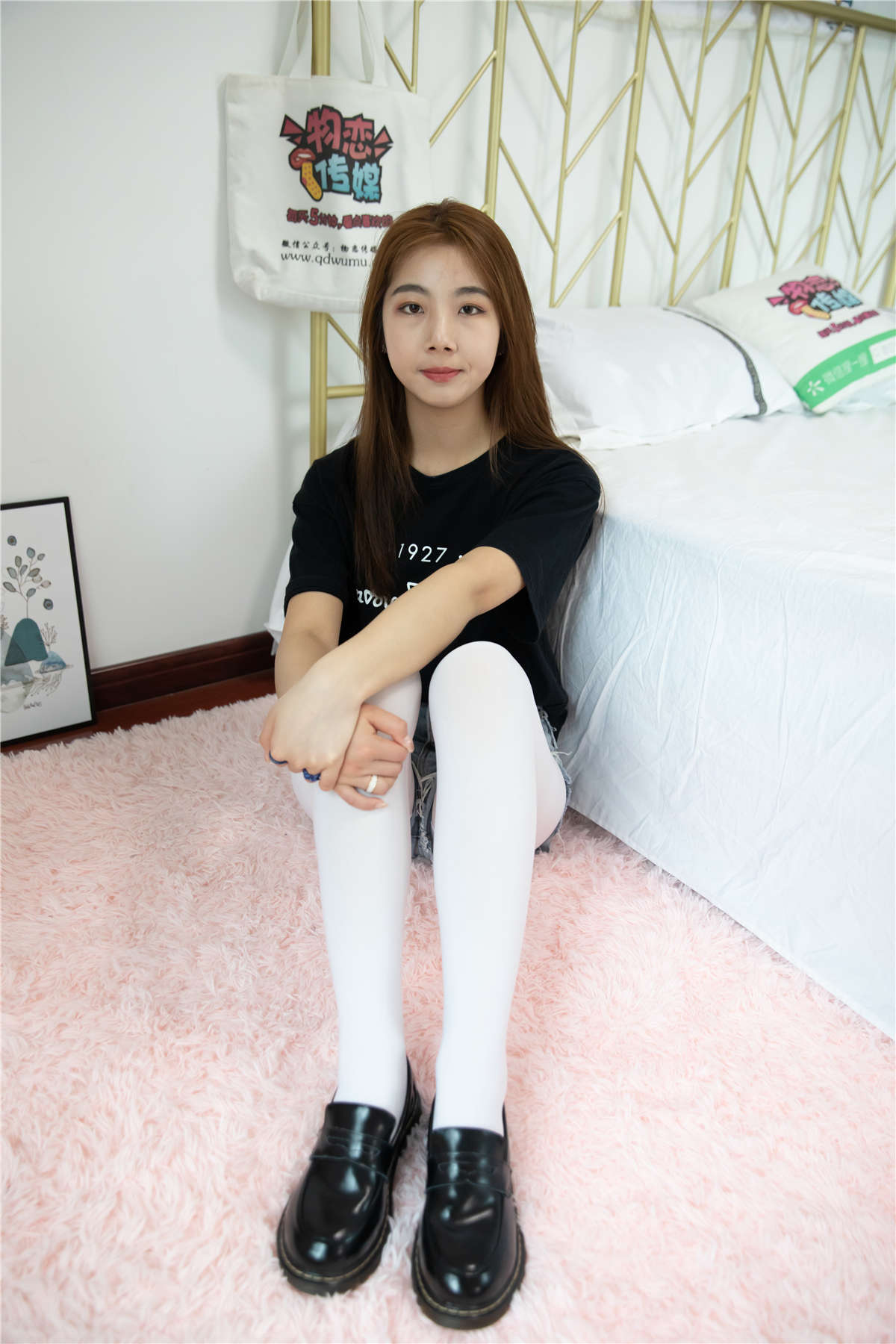 物恋传媒 NO.706期 心心-如画镜-日更街拍