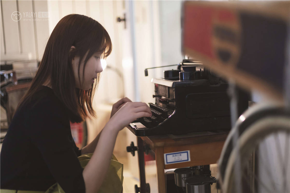 YALAYI雅拉伊 No.265 旧情 刘开心-日更街拍