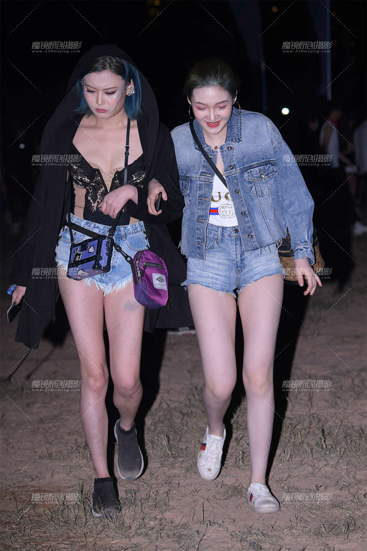 热裤美腿-日更街拍