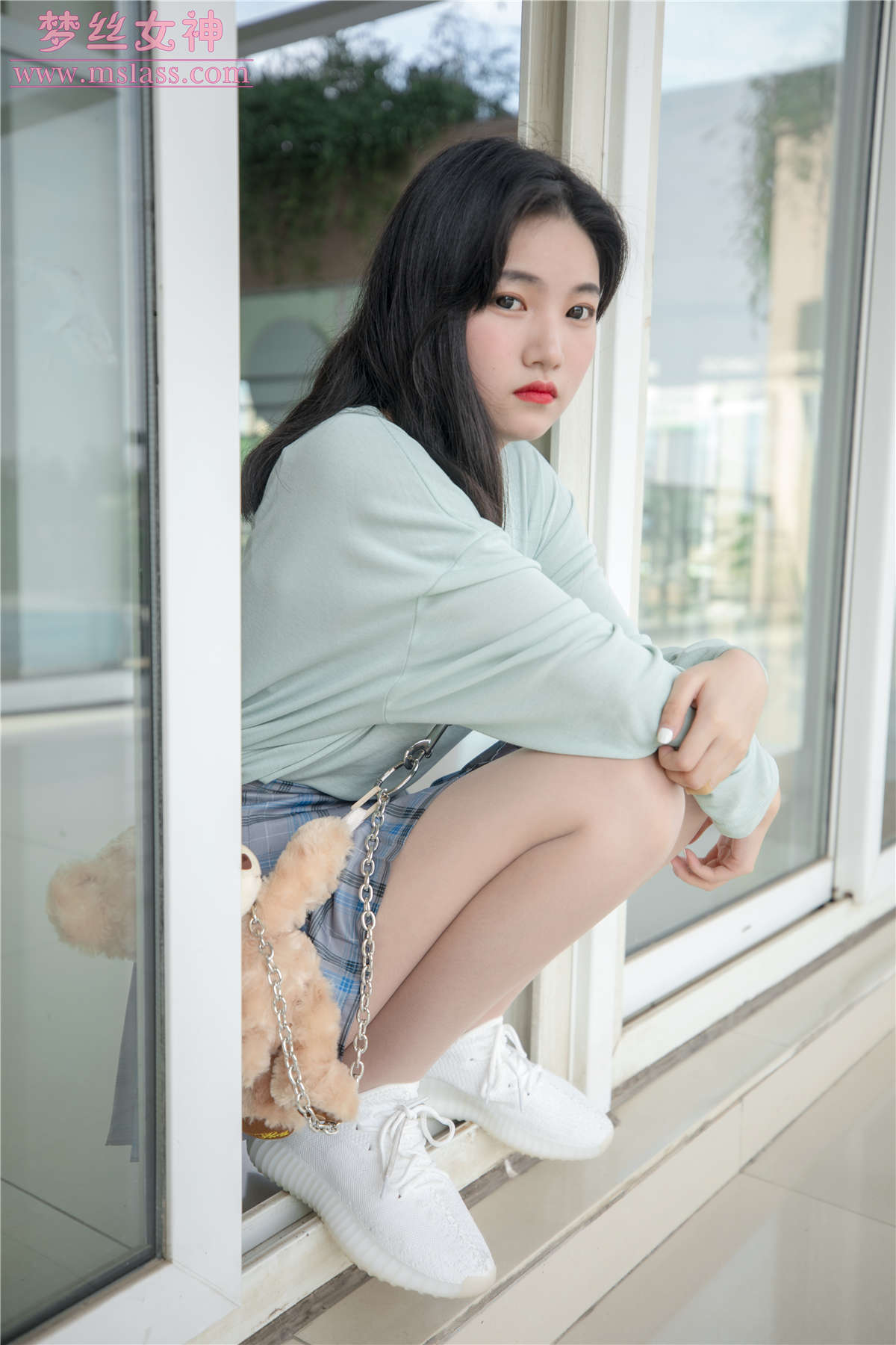 图片[2]-2019.06.12 酥酥 恬静的小白鞋丝袜-日更街拍