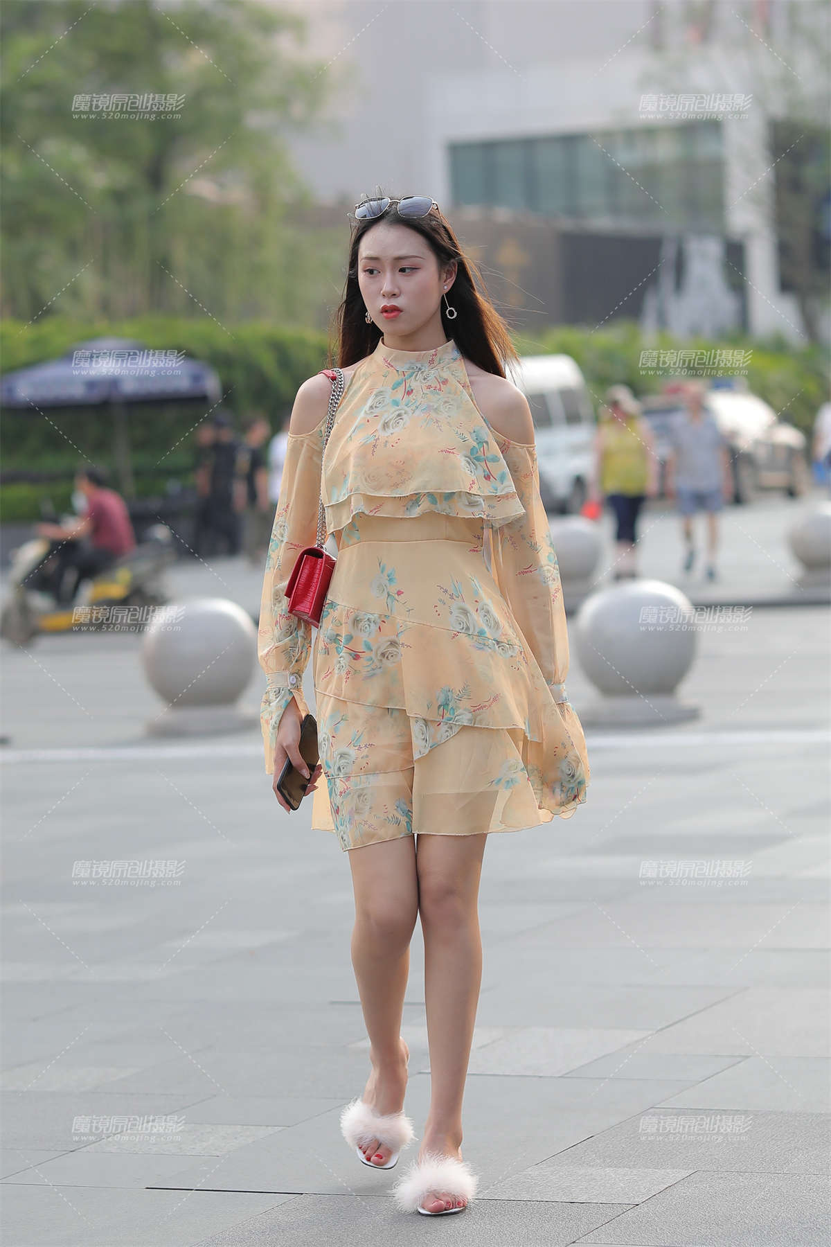 大长腿貌美肤白-日更街拍